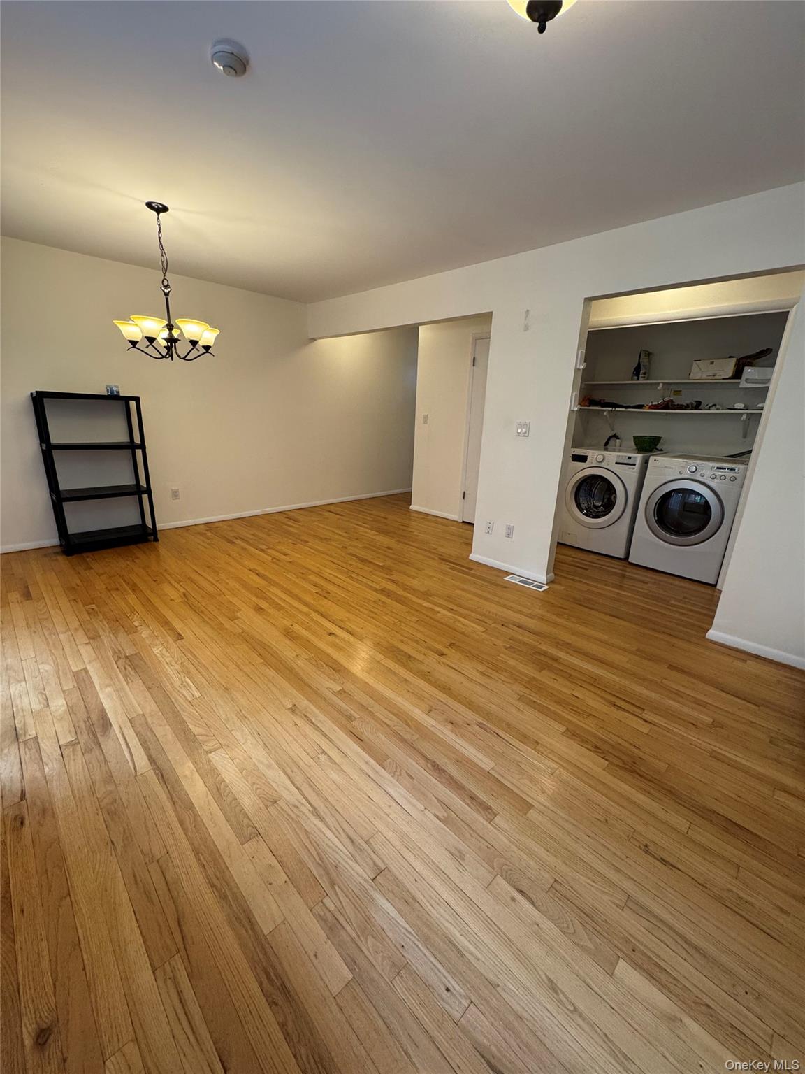 #4 photo, 39 Village Green, Bardonia , NY 10954