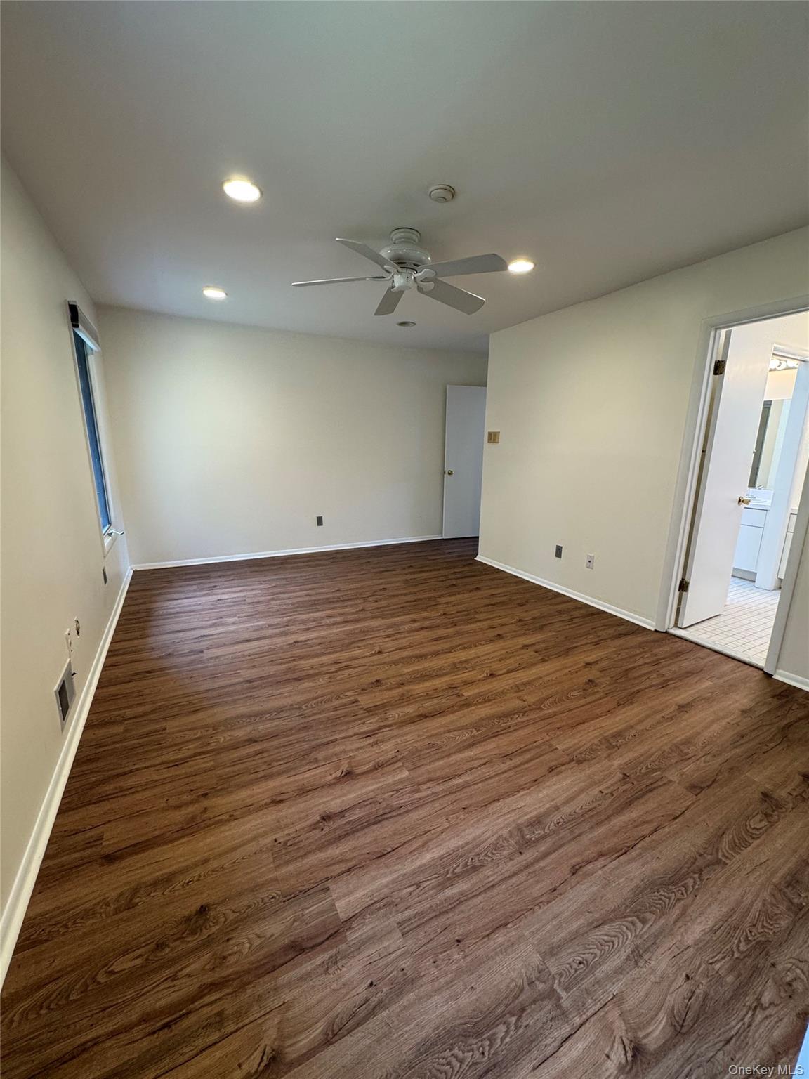 #6 photo, 39 Village Green, Bardonia , NY 10954