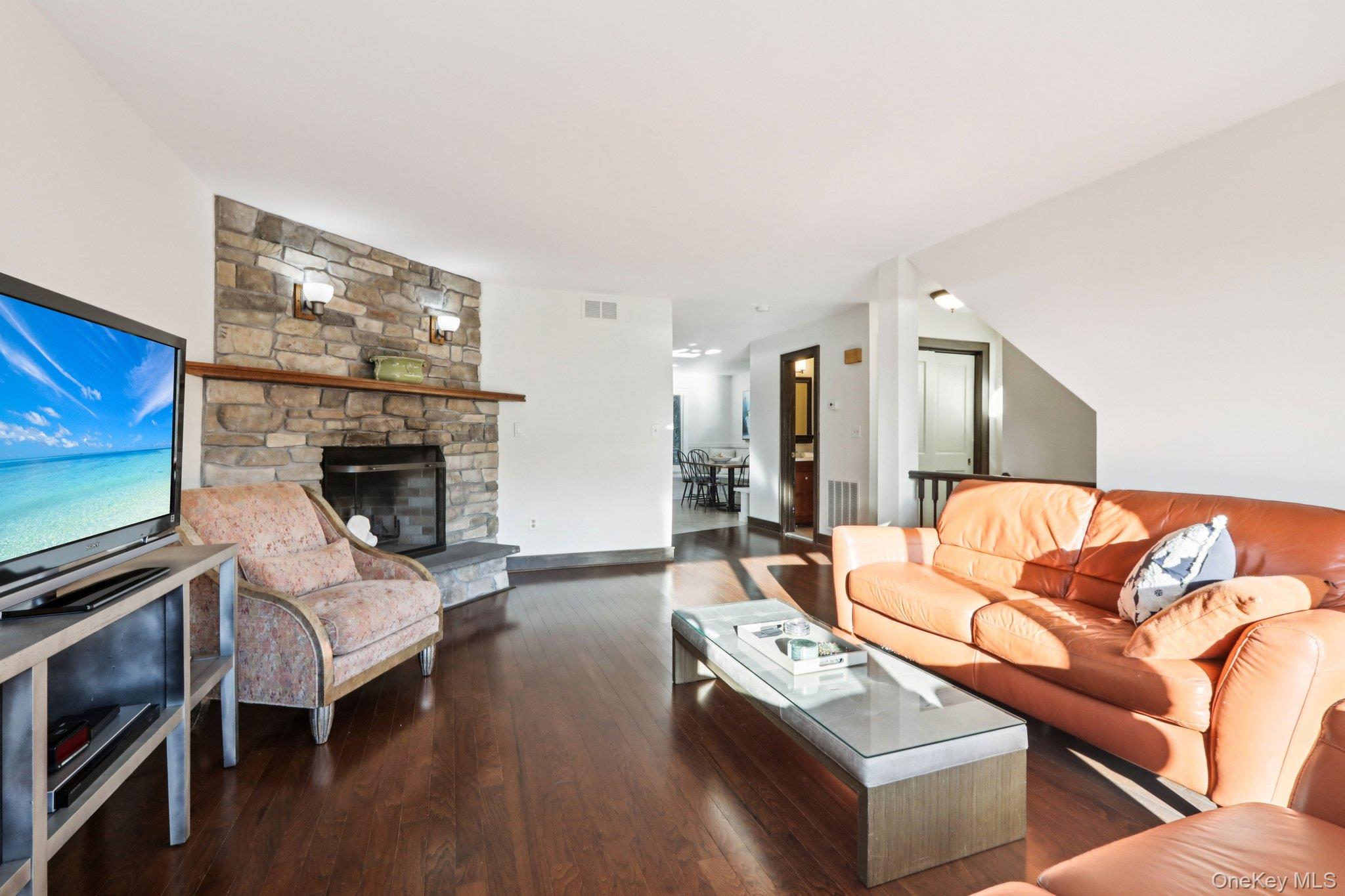 #4 photo, 41 Village Gate Way, Nyack , NY 10960