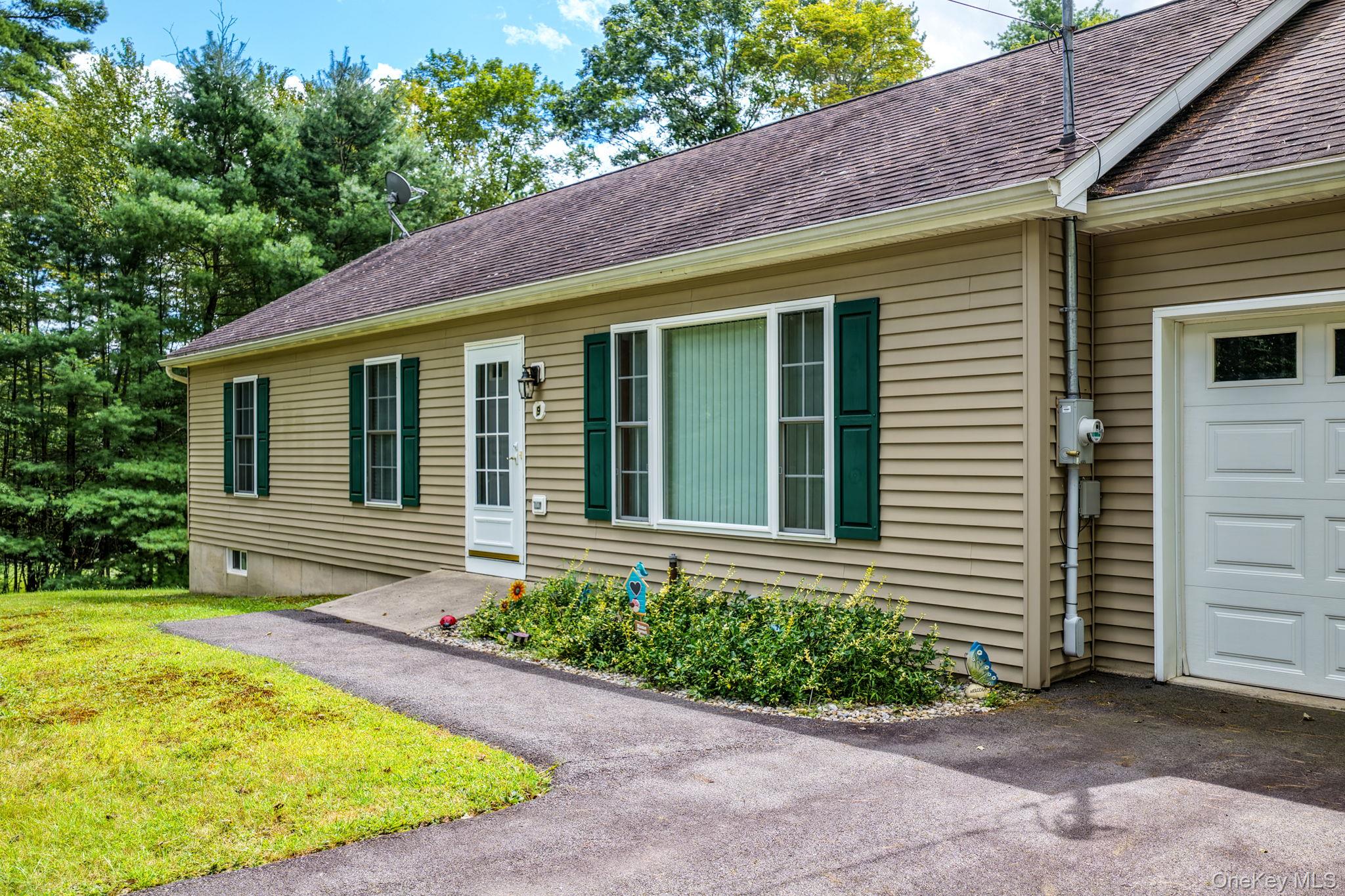 #4 photo, 9 W Peenpack Trail, Sparrowbush , NY 12780