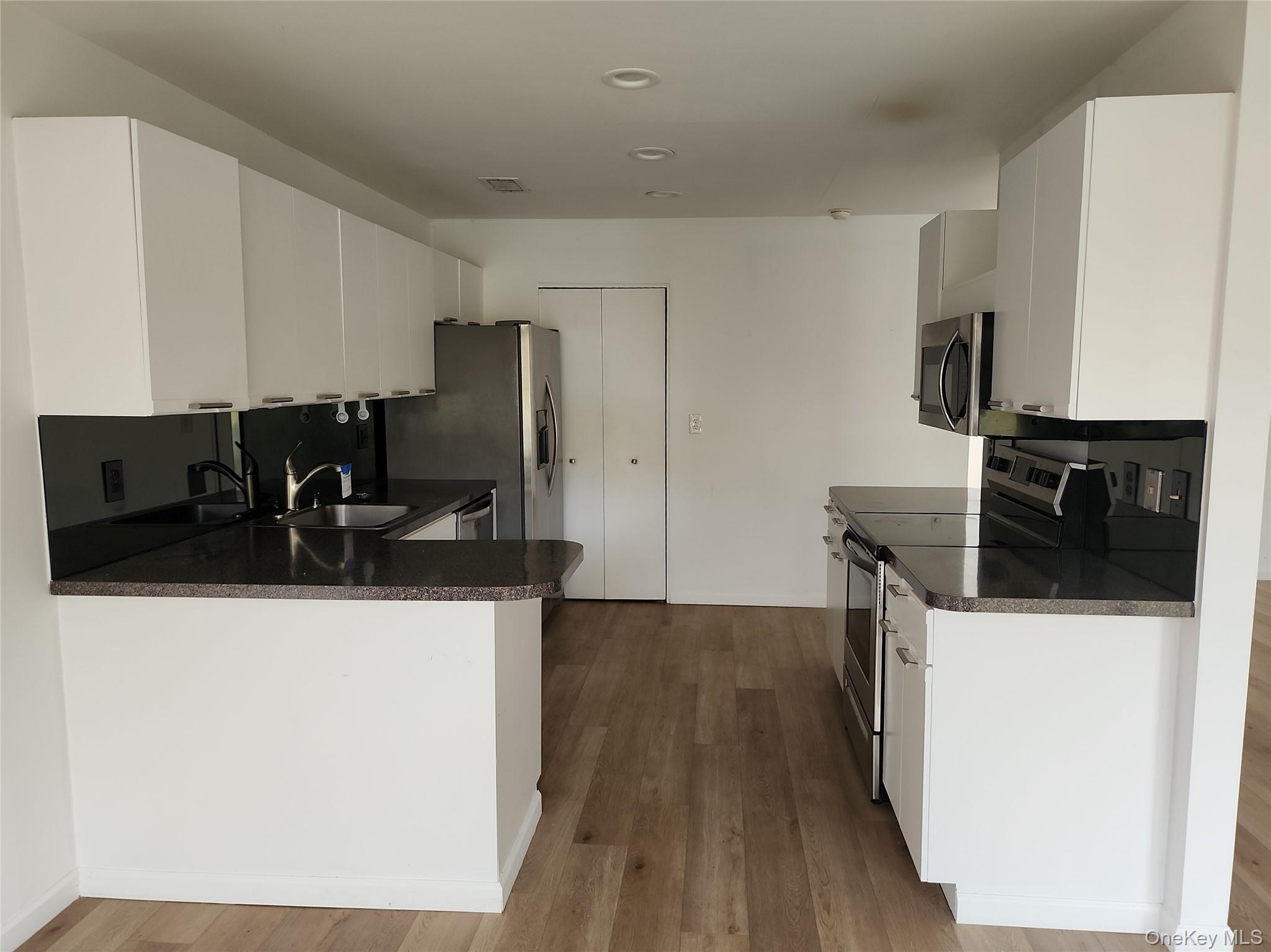 #6 photo, 80 Northgate Circle, サフォーク郡 Melville , NY 11747