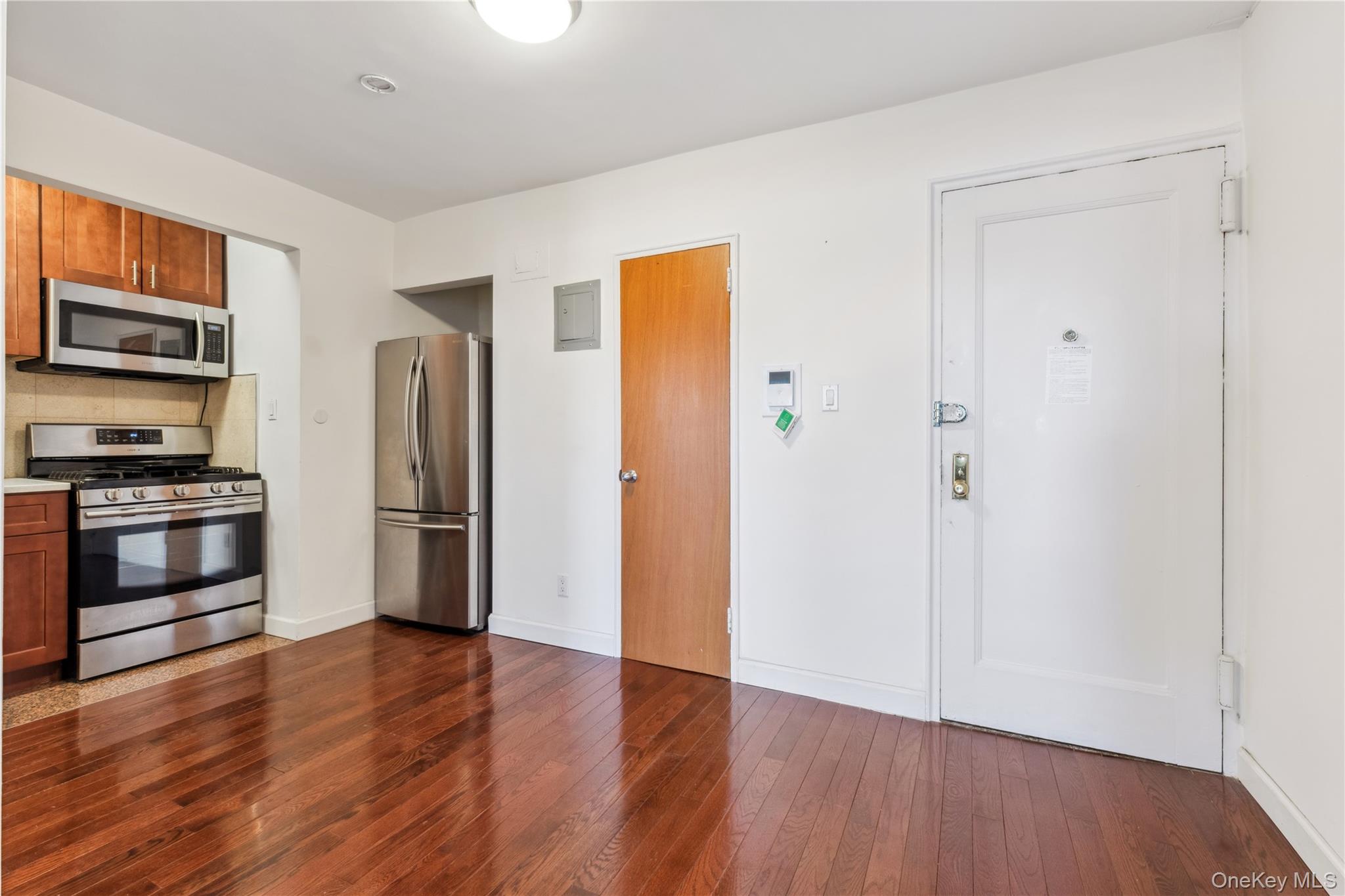 #10 photo, 67-12 Yellowstone Boulevard, クイーンズ区 Forest Hills , NY 11375