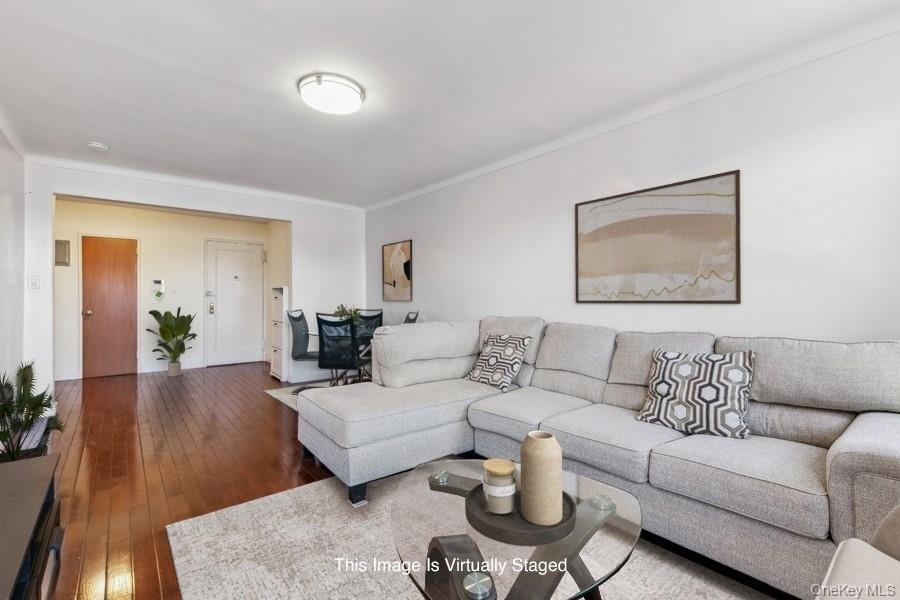 #3 photo, 67-12 Yellowstone Boulevard, クイーンズ区 Forest Hills , NY 11375