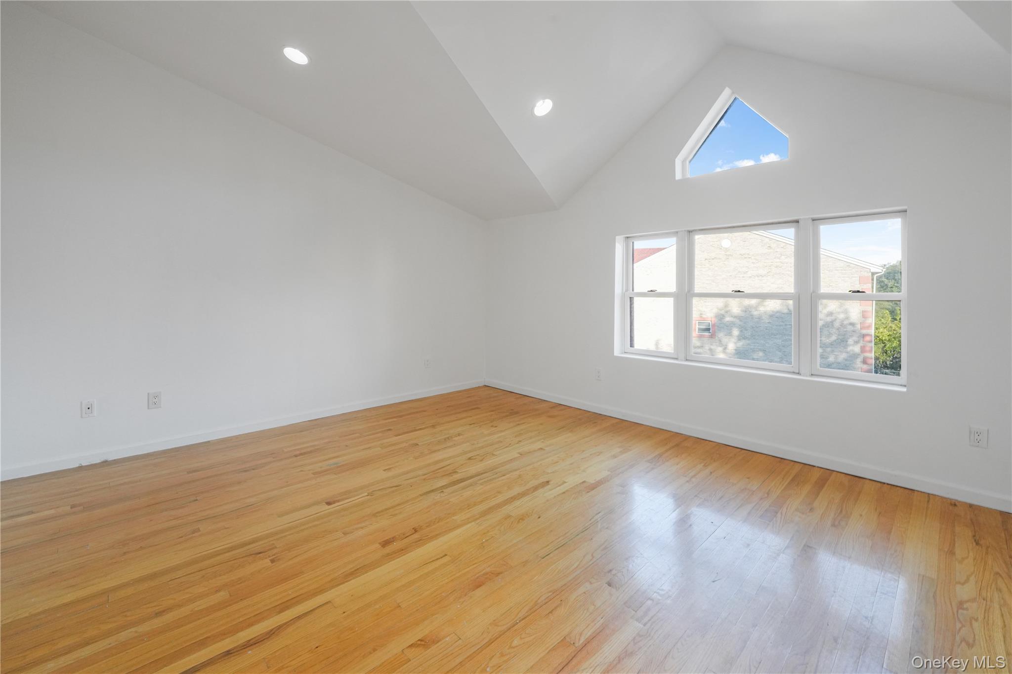 #11 photo, 114-03 Dalian Court, クイーンズ区 College Point , NY 11356