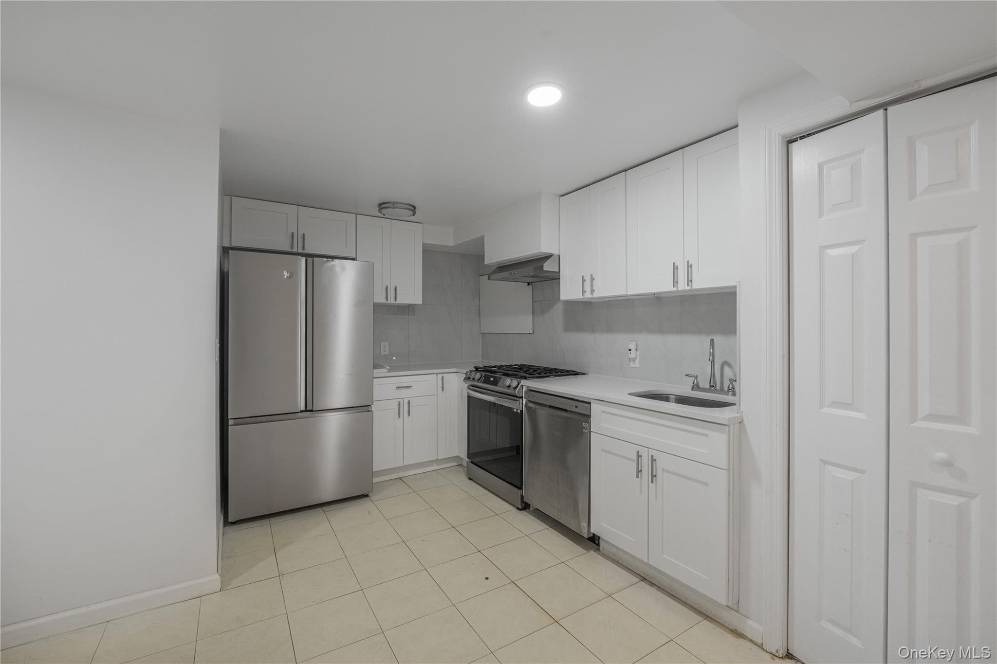 #16 photo, 114-03 Dalian Court, クイーンズ区 College Point , NY 11356