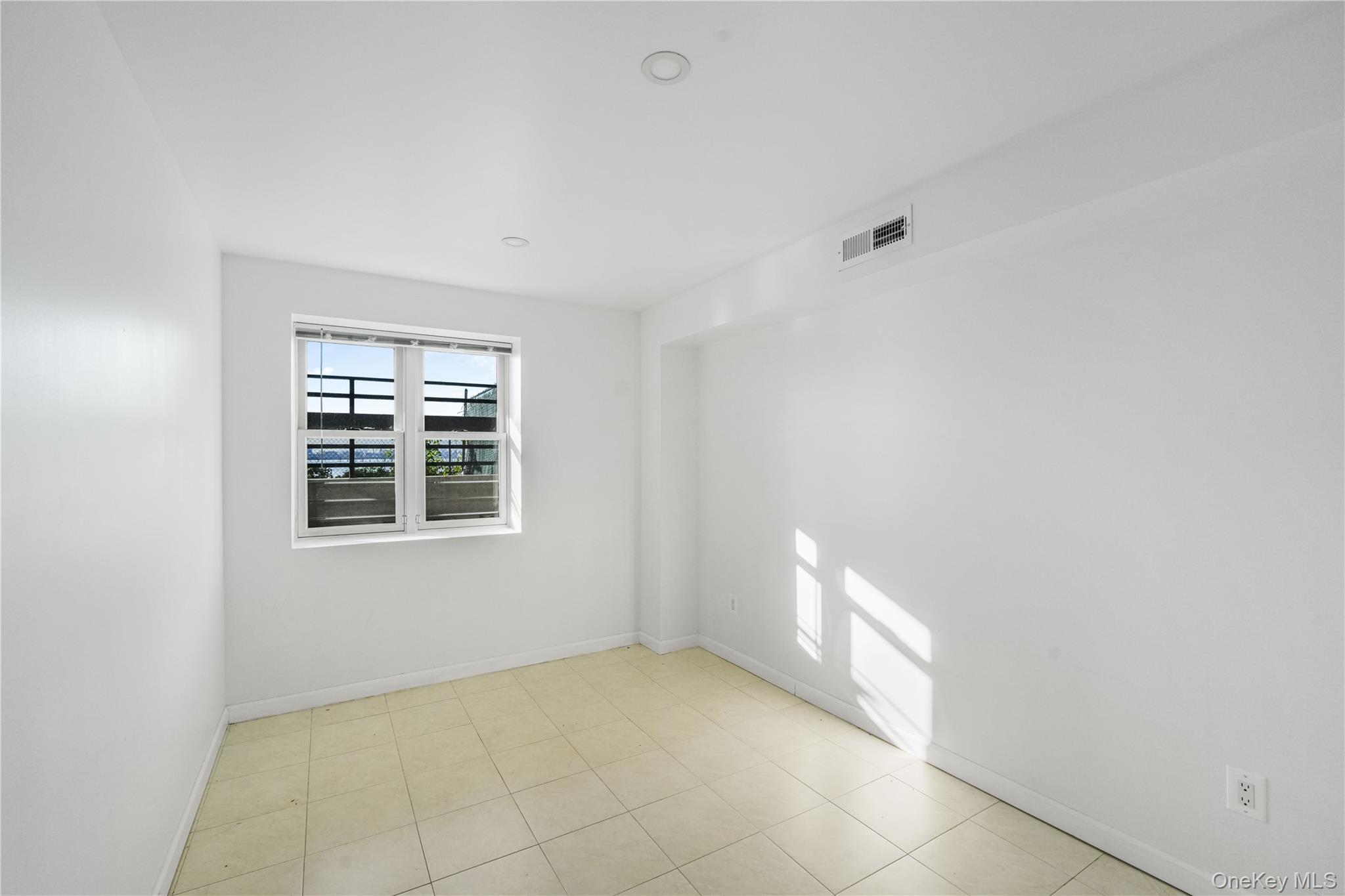 #20 photo, 114-03 Dalian Court, クイーンズ区 College Point , NY 11356