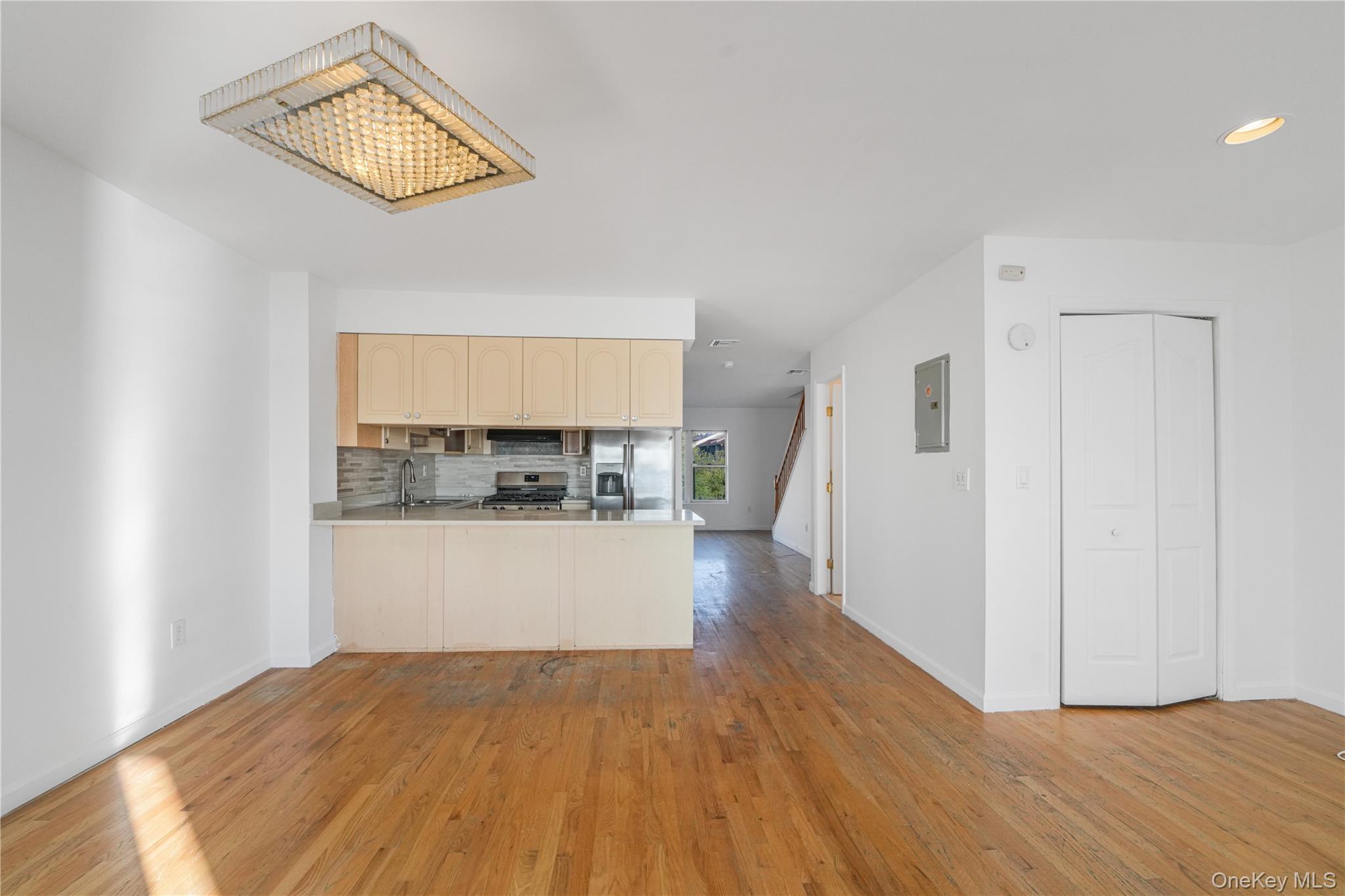 #6 photo, 114-03 Dalian Court, クイーンズ区 College Point , NY 11356