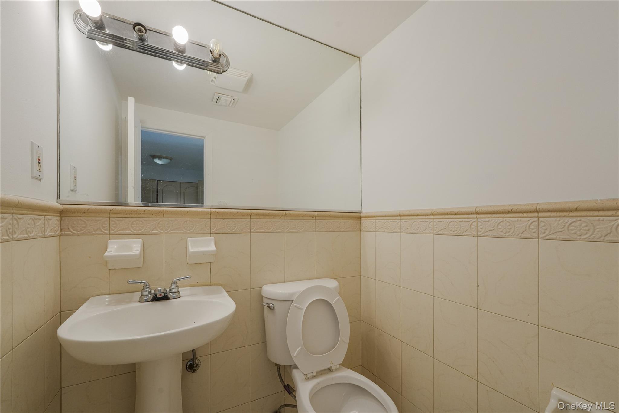 #7 photo, 114-03 Dalian Court, クイーンズ区 College Point , NY 11356