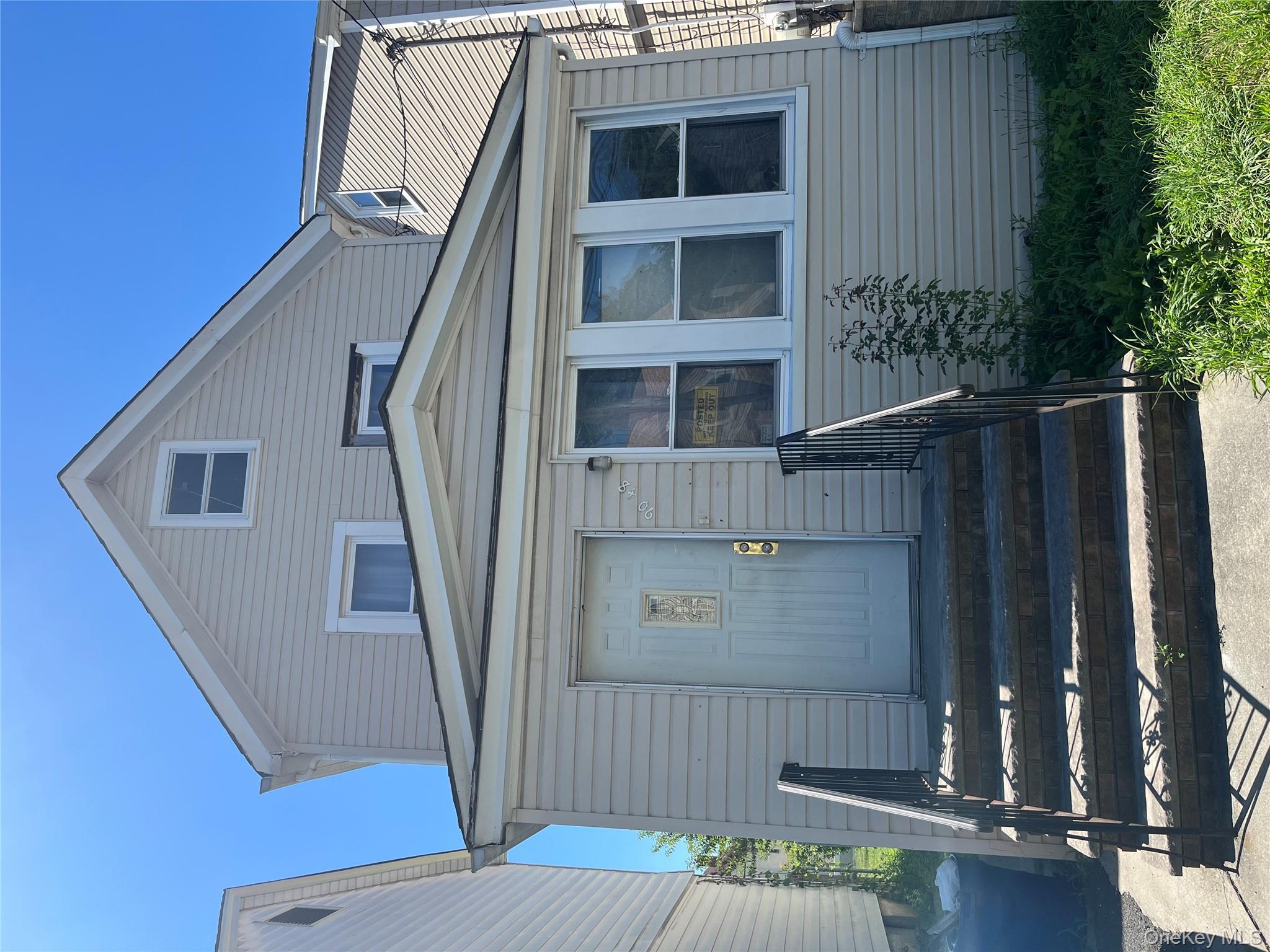 #1 photo, 9048 204th Street, कुईंस Hollis , NY 11423