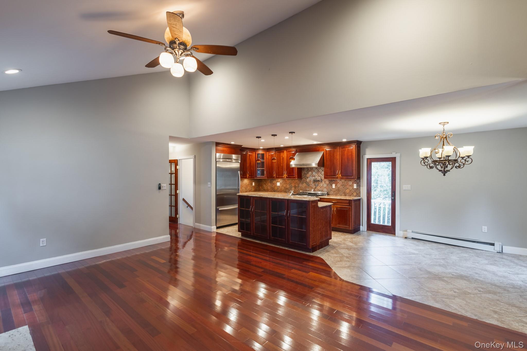 #11 photo, 41-16 249th Street, クイーンズ区 Little Neck , NY 11363