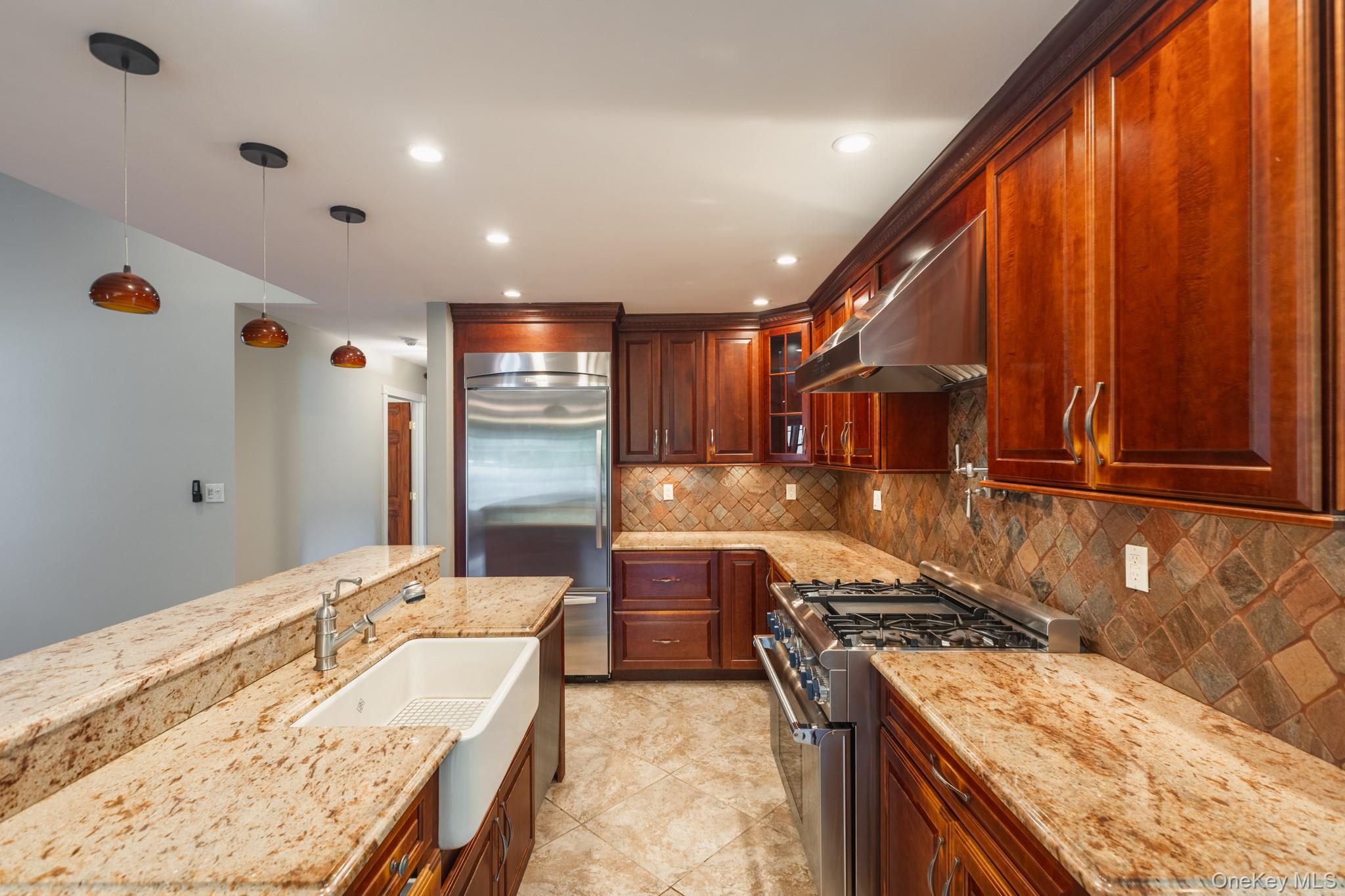 #4 photo, 41-16 249th Street, クイーンズ区 Little Neck , NY 11363