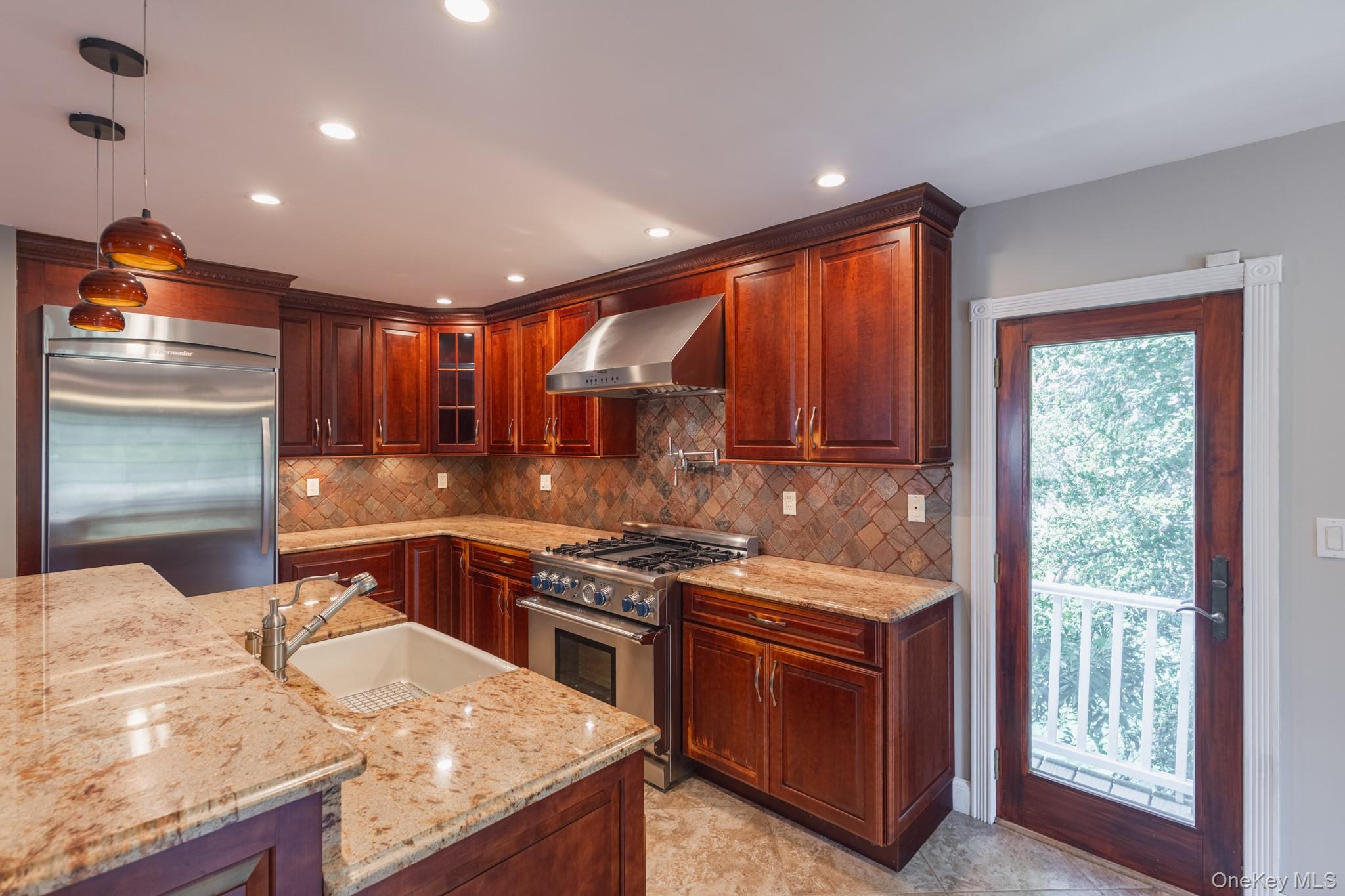 #7 photo, 41-16 249th Street, クイーンズ区 Little Neck , NY 11363