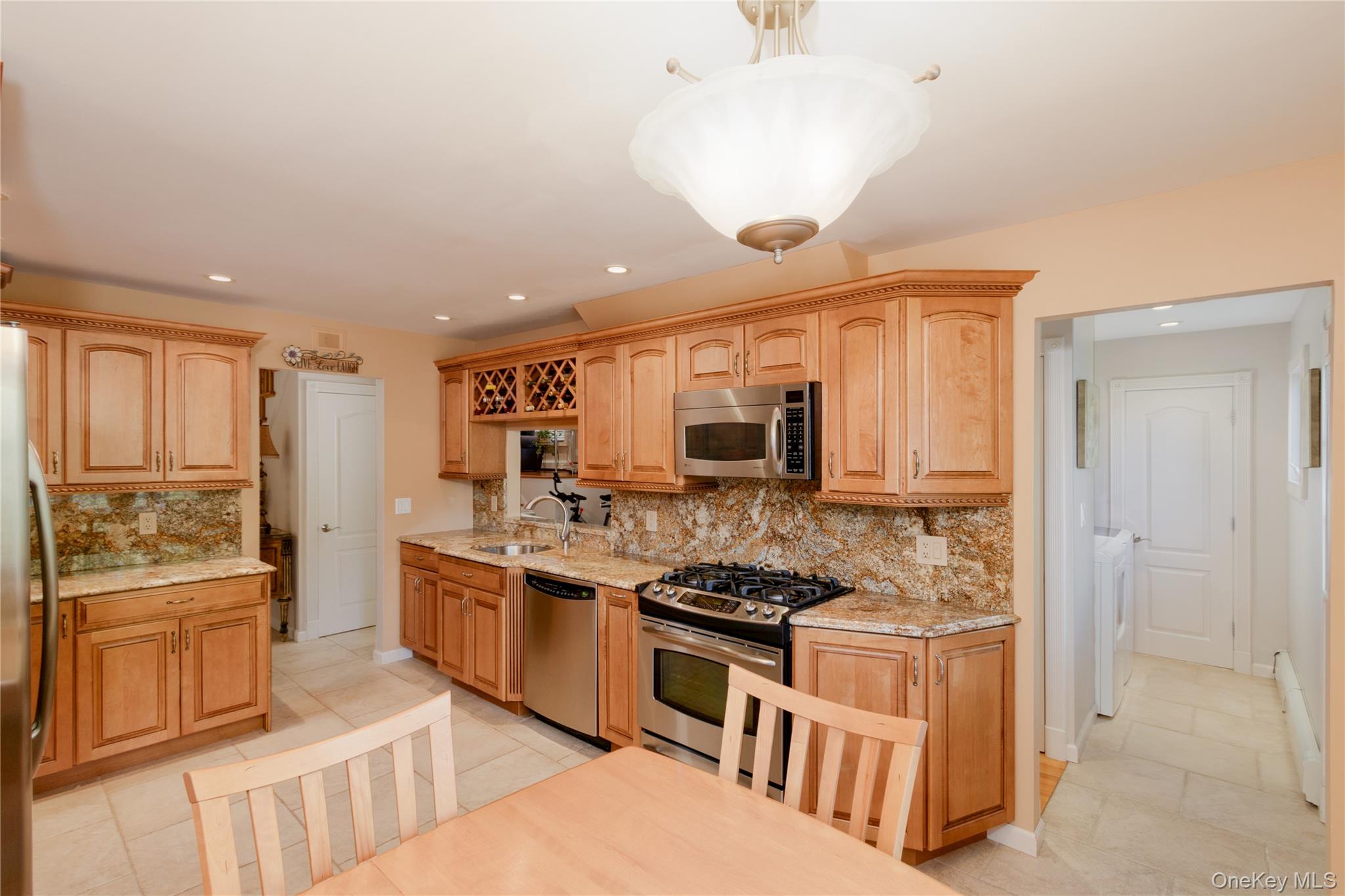 #11 photo, 32 Dover Hill Drive, サフォーク郡 Nesconset , NY 11767