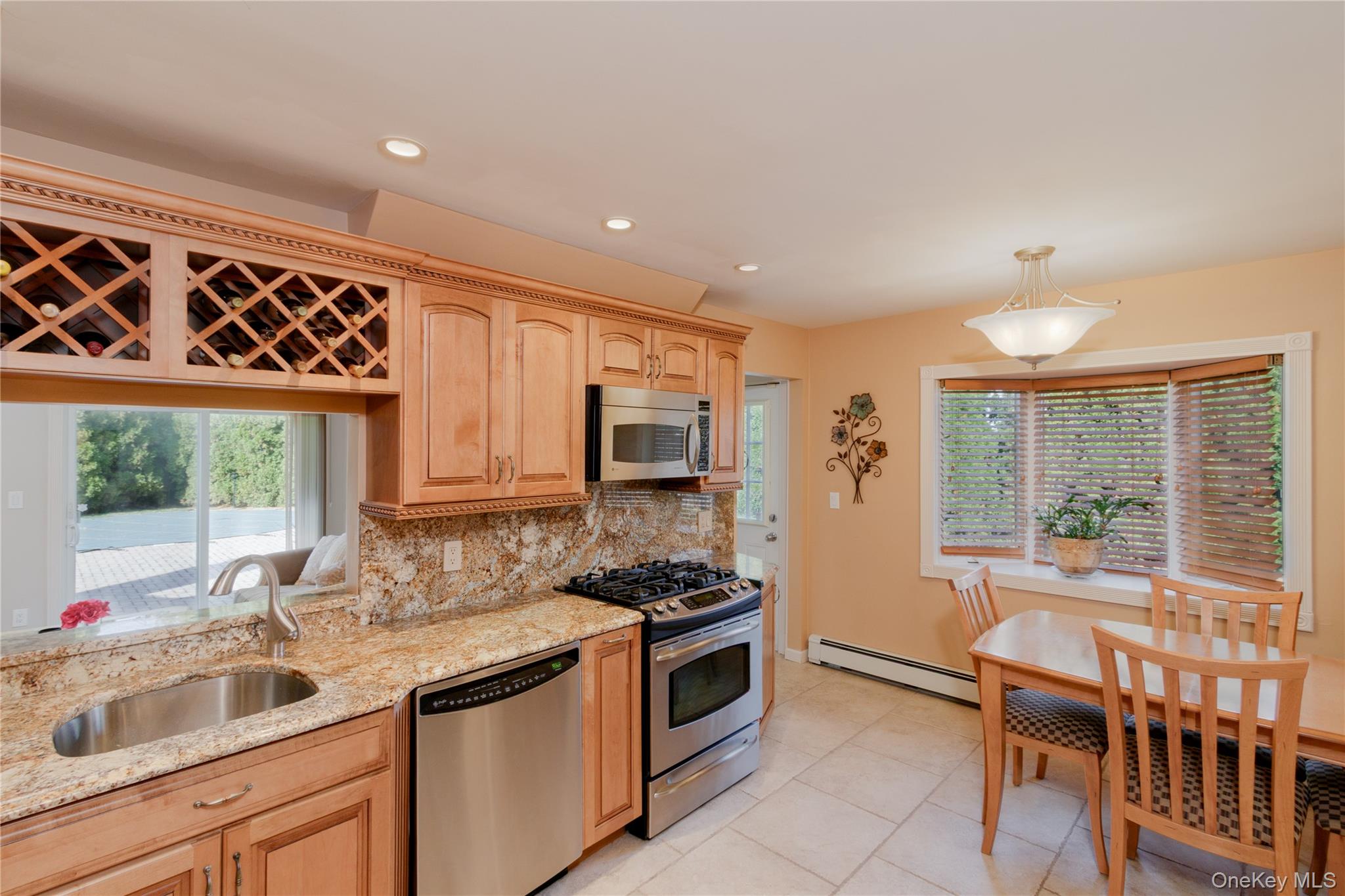 #9 photo, 32 Dover Hill Drive, サフォーク郡 Nesconset , NY 11767