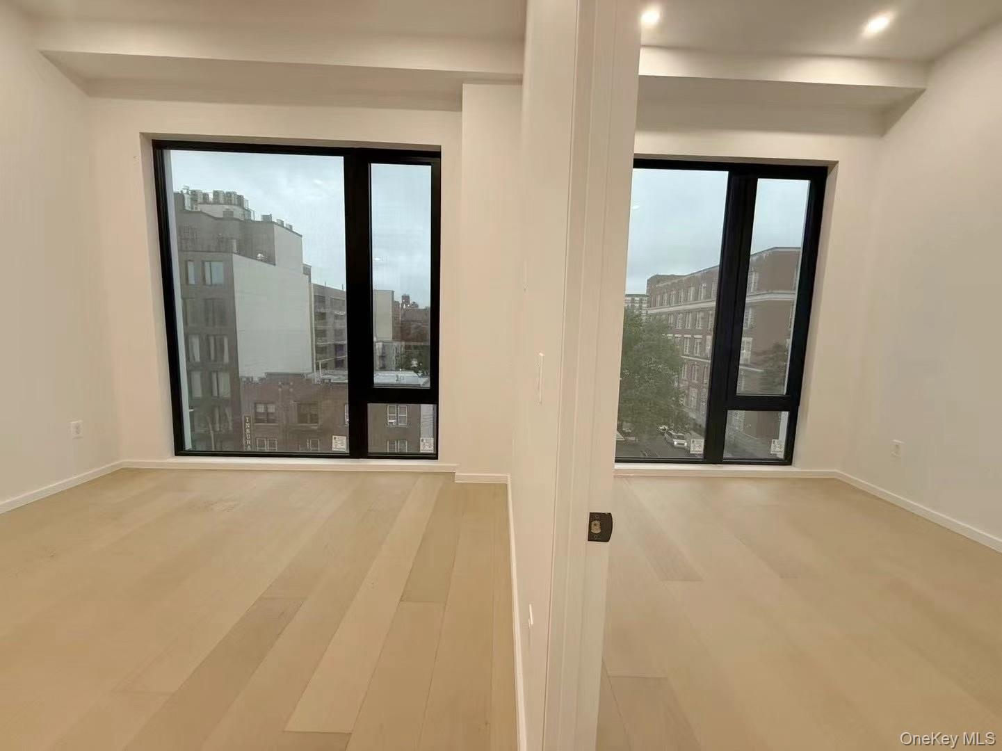 #3 photo, 31-16 21 Street, クイーンズ区 Astoria , NY 11106