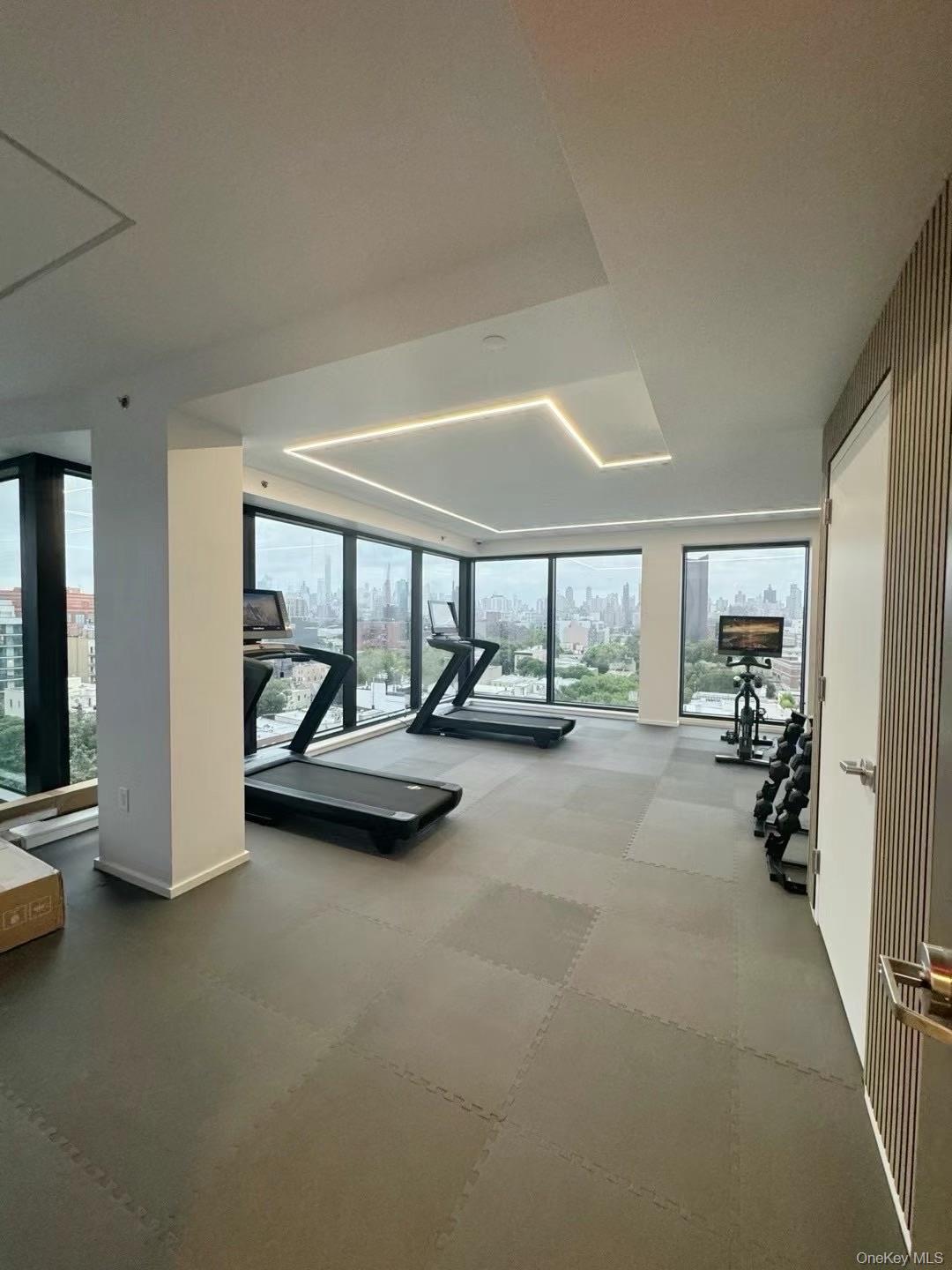 #9 photo, 31-16 21 Street, クイーンズ区 Astoria , NY 11106