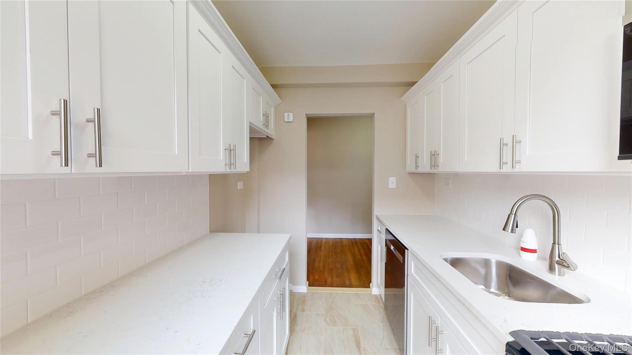 #3 photo, 112-30 Northern Boulevard, クイーンズ区 Corona , NY 11368