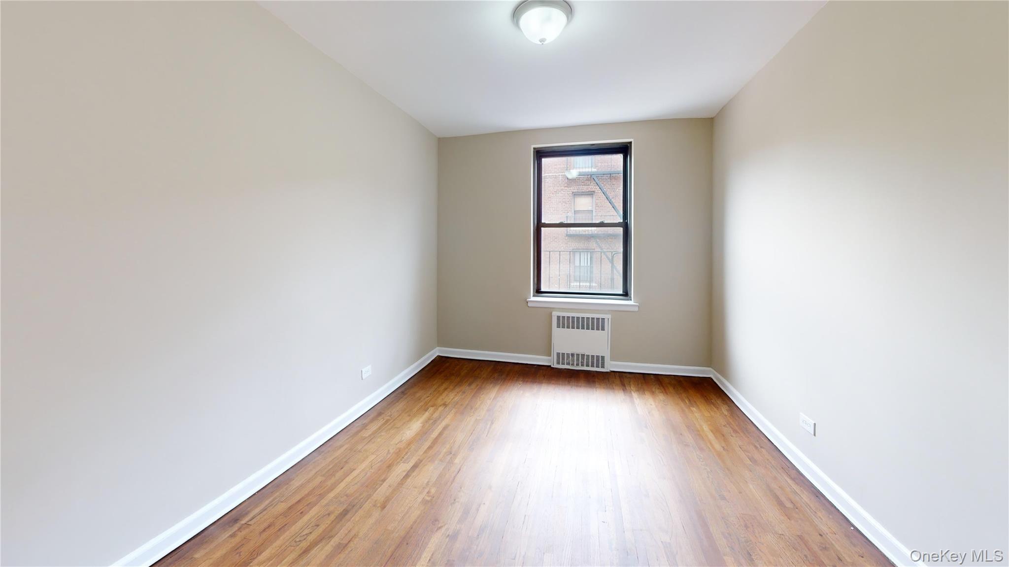 #8 photo, 112-30 Northern Boulevard, クイーンズ区 Corona , NY 11368