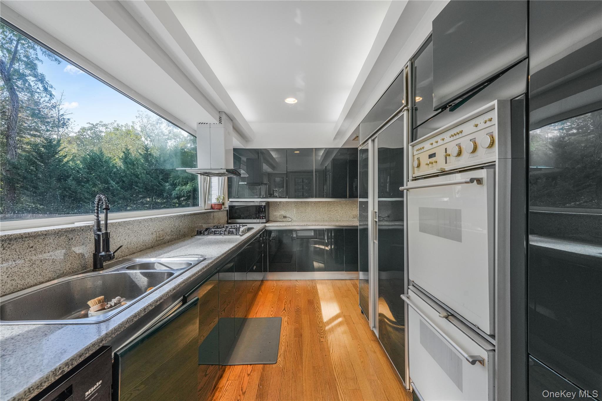 #18 photo, 24 Mineola Avenue, ナッソー郡 Roslyn Estates , NY 11576