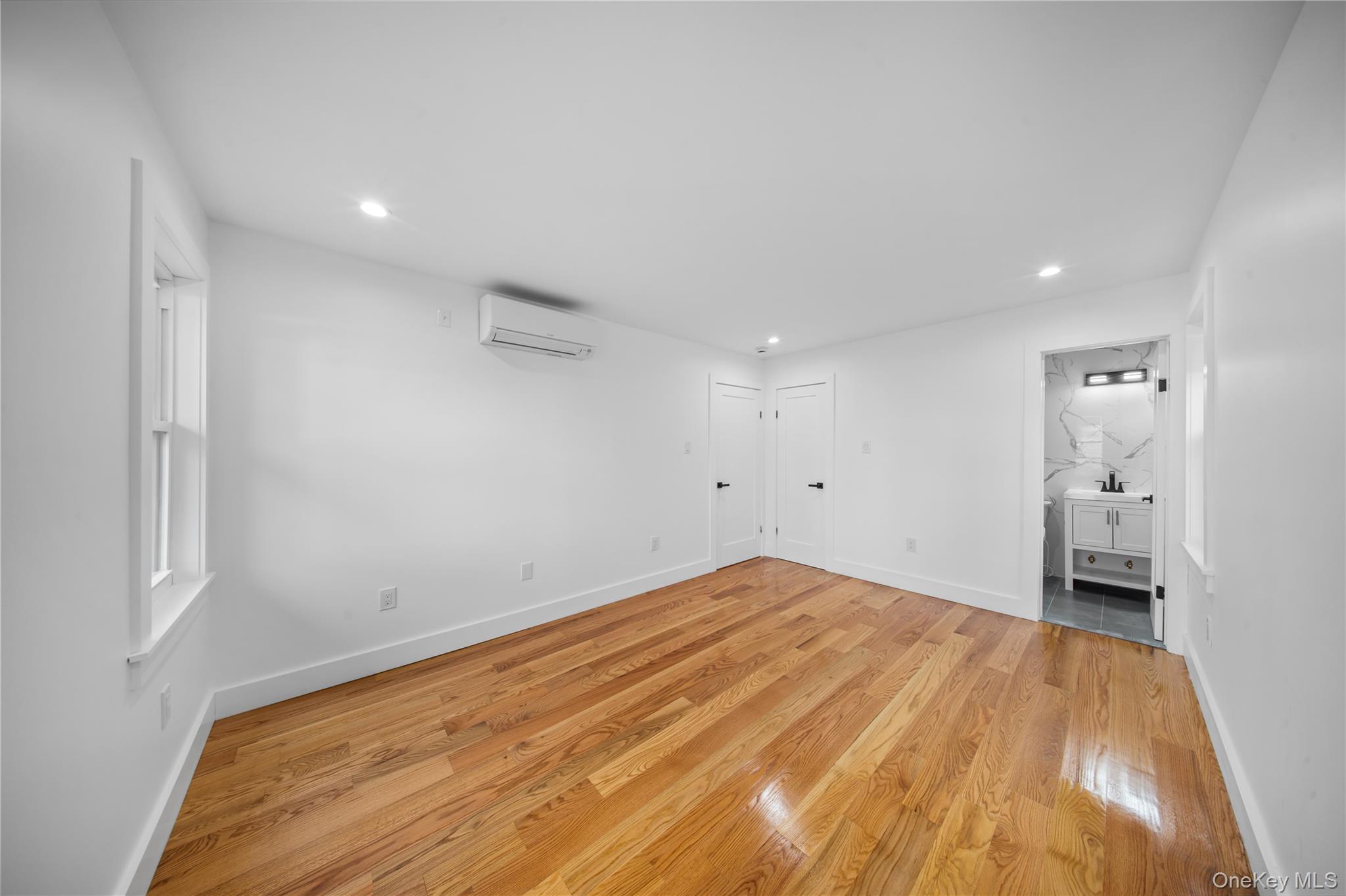 #11 photo, 1120 128th Street, クイーンズ区 College Point , NY 11356