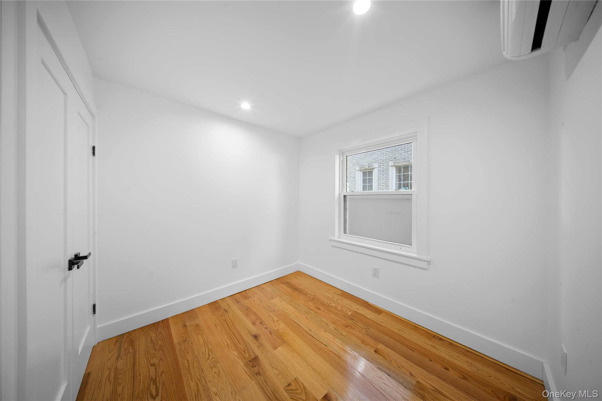 #14 photo, 1120 128th Street, クイーンズ区 College Point , NY 11356