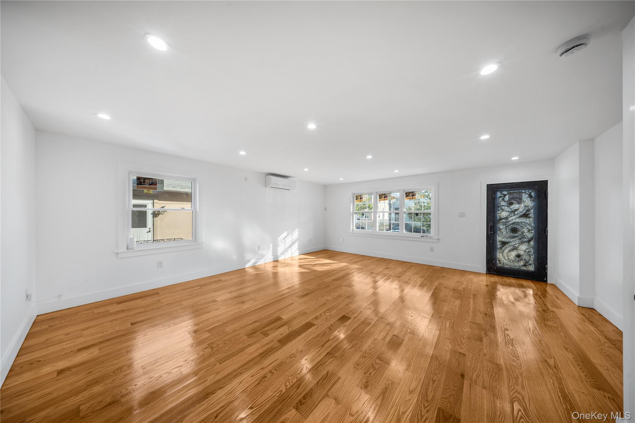 #7 photo, 1120 128th Street, クイーンズ区 College Point , NY 11356