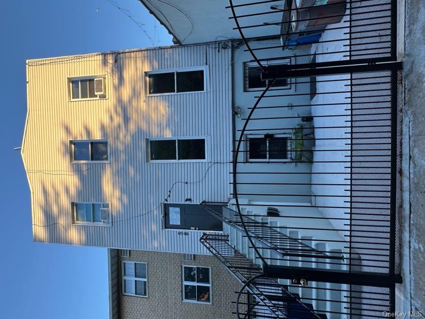 #1 photo, 58 Woodbine Street, ブルックリン区 Brooklyn , NY 11221