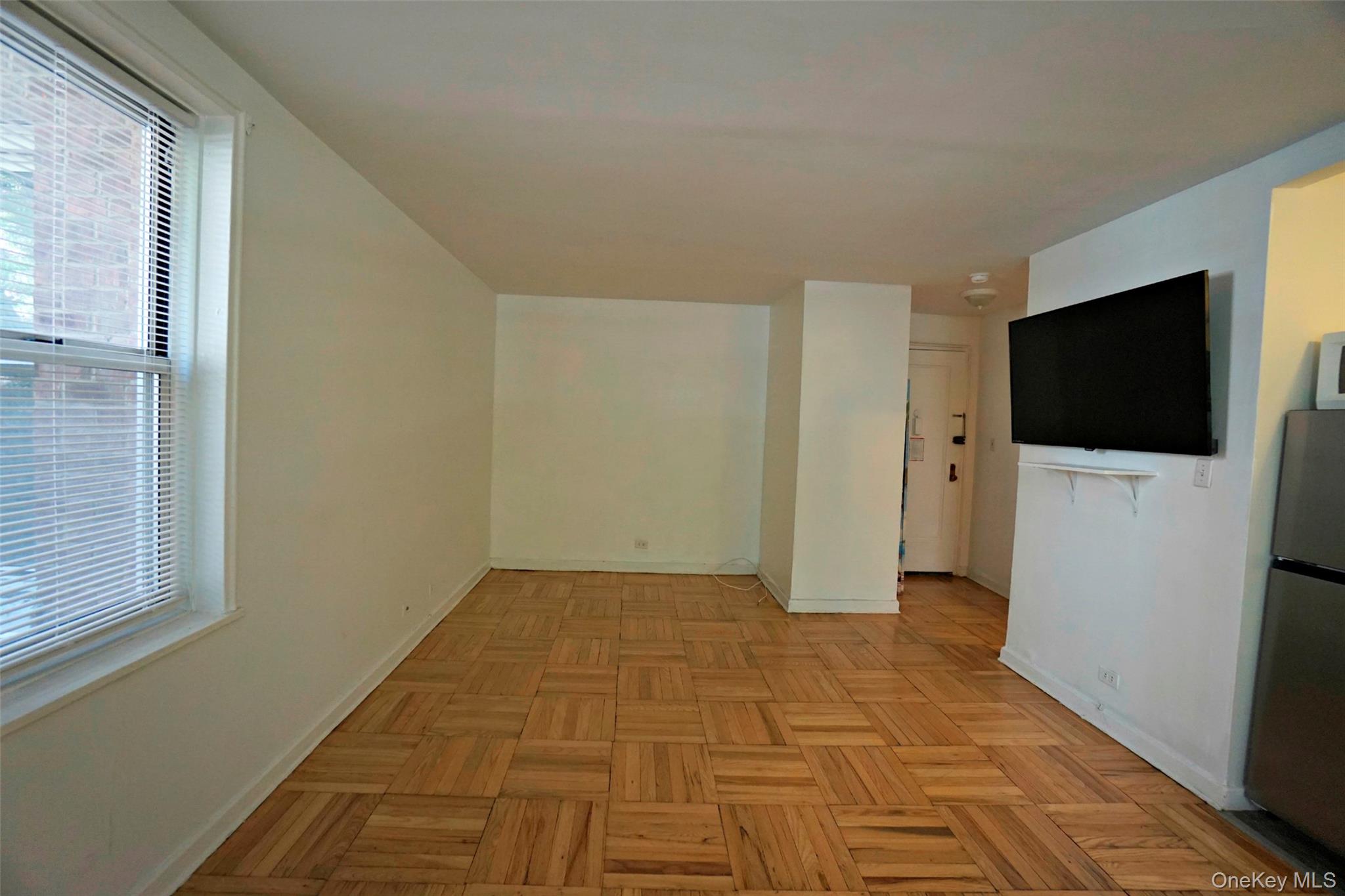 #4 photo, 7281 113th Street, クイーンズ区 Forest Hills , NY 11375