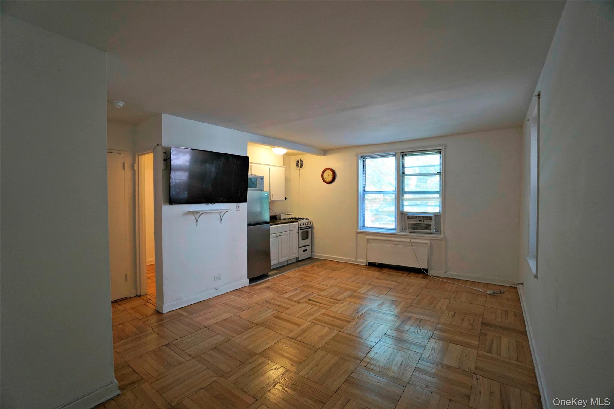 #5 photo, 7281 113th Street, クイーンズ区 Forest Hills , NY 11375