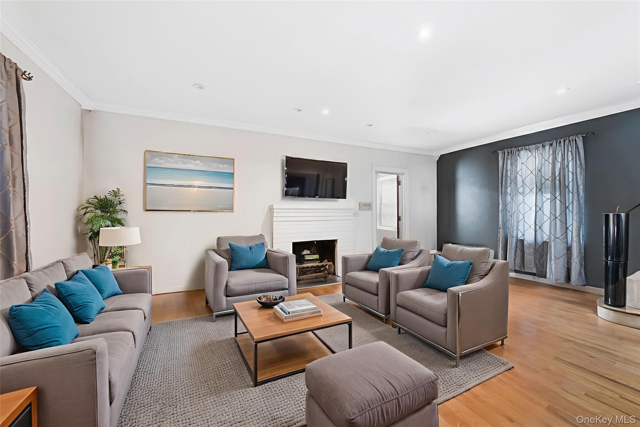 #3 photo, 208-17 100th Avenue, クイーンズ区 Queens Village , NY 11429