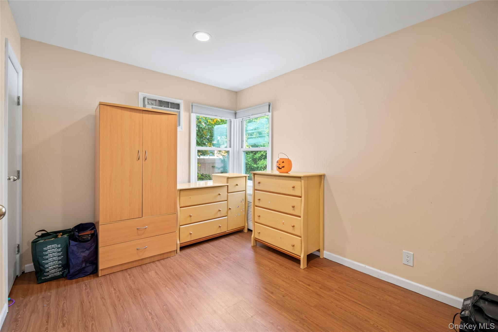 #12 photo, 2197 6th Street, ナッソー郡 East Meadow , NY 11554