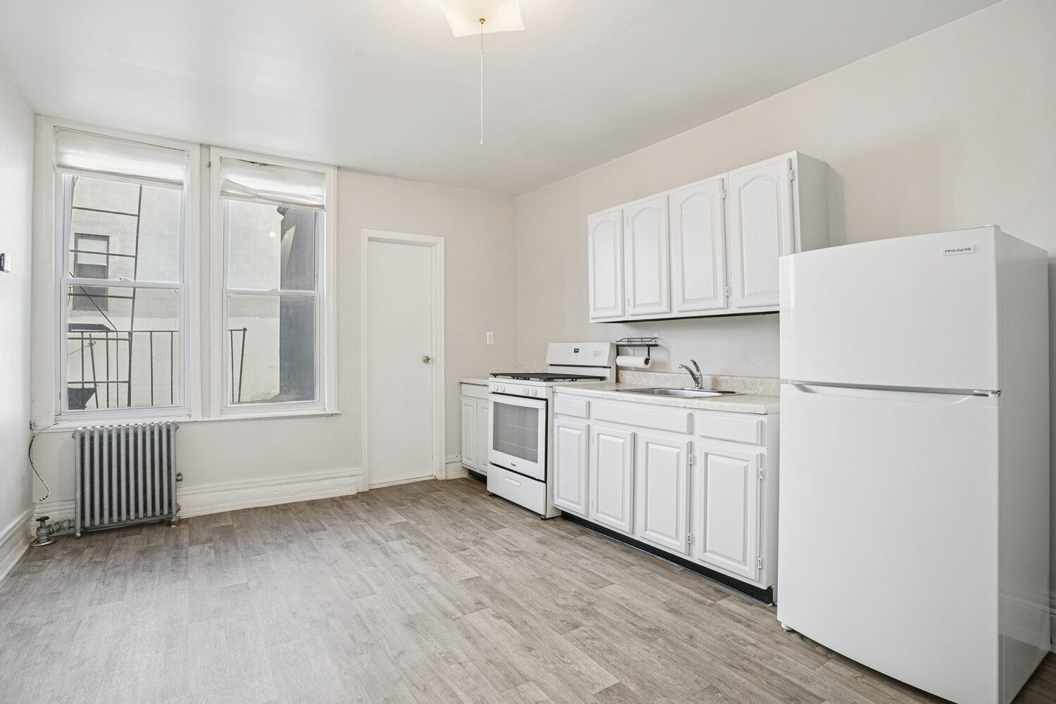 #3 photo, 669 GRAND Street, ブルックリン区 Williamsburg,North , NY 11211