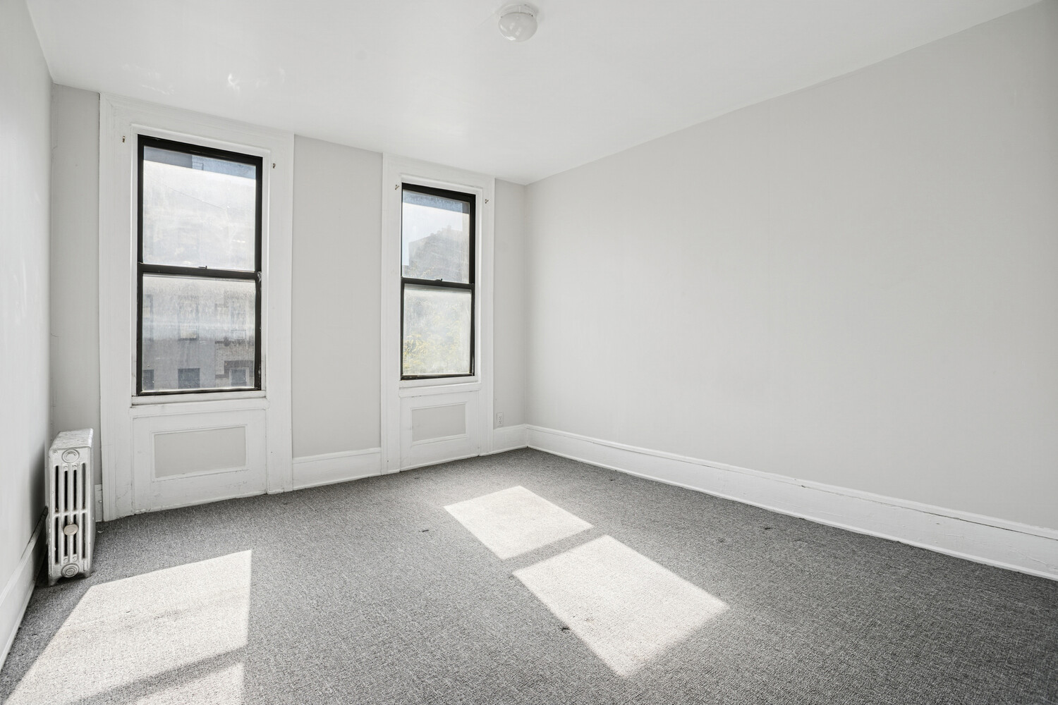 #4 photo, 669 GRAND Street, ブルックリン区 Williamsburg,North , NY 11211