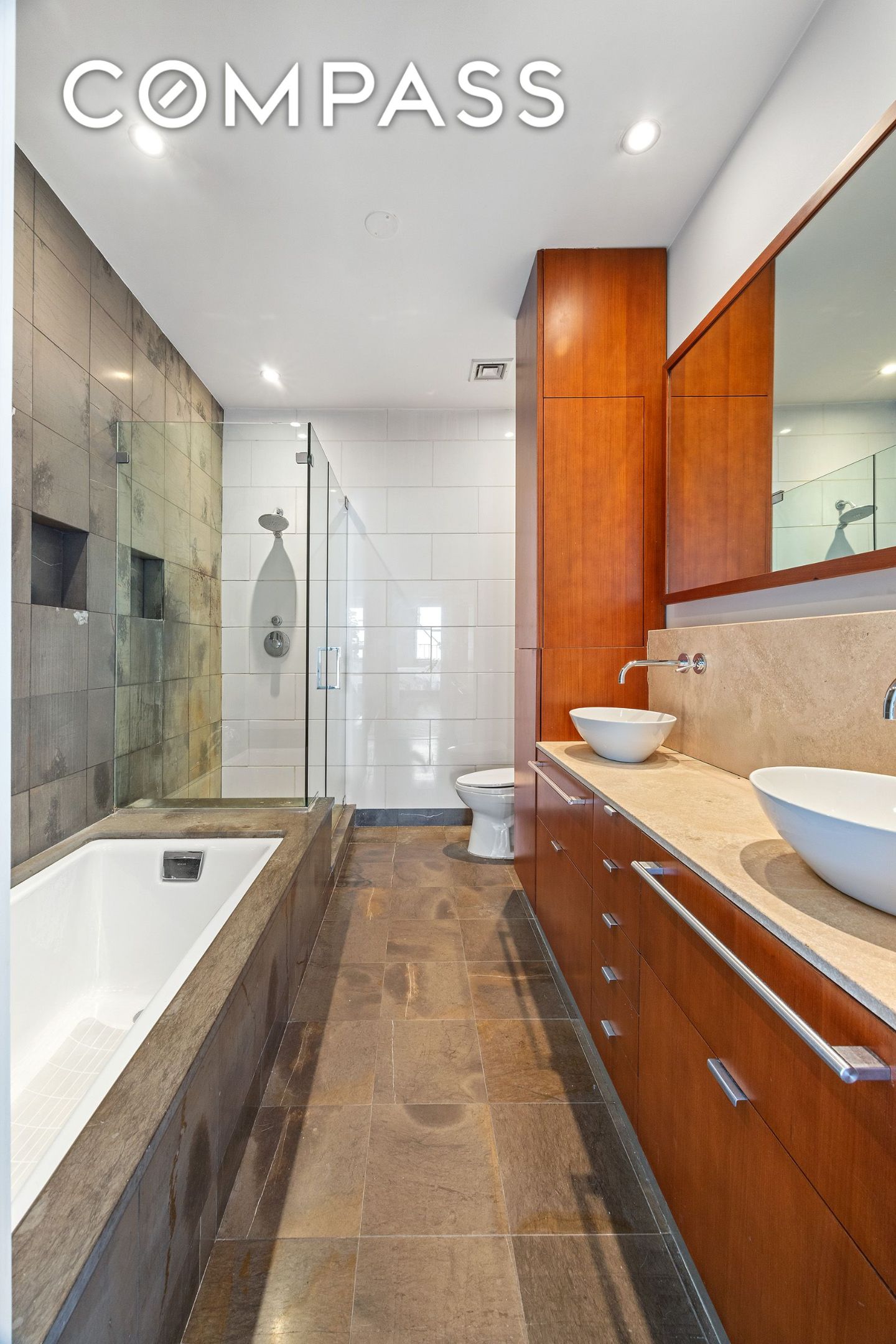 #9 photo, 344 Bowery, マンハッタン NoHo , NY 10012