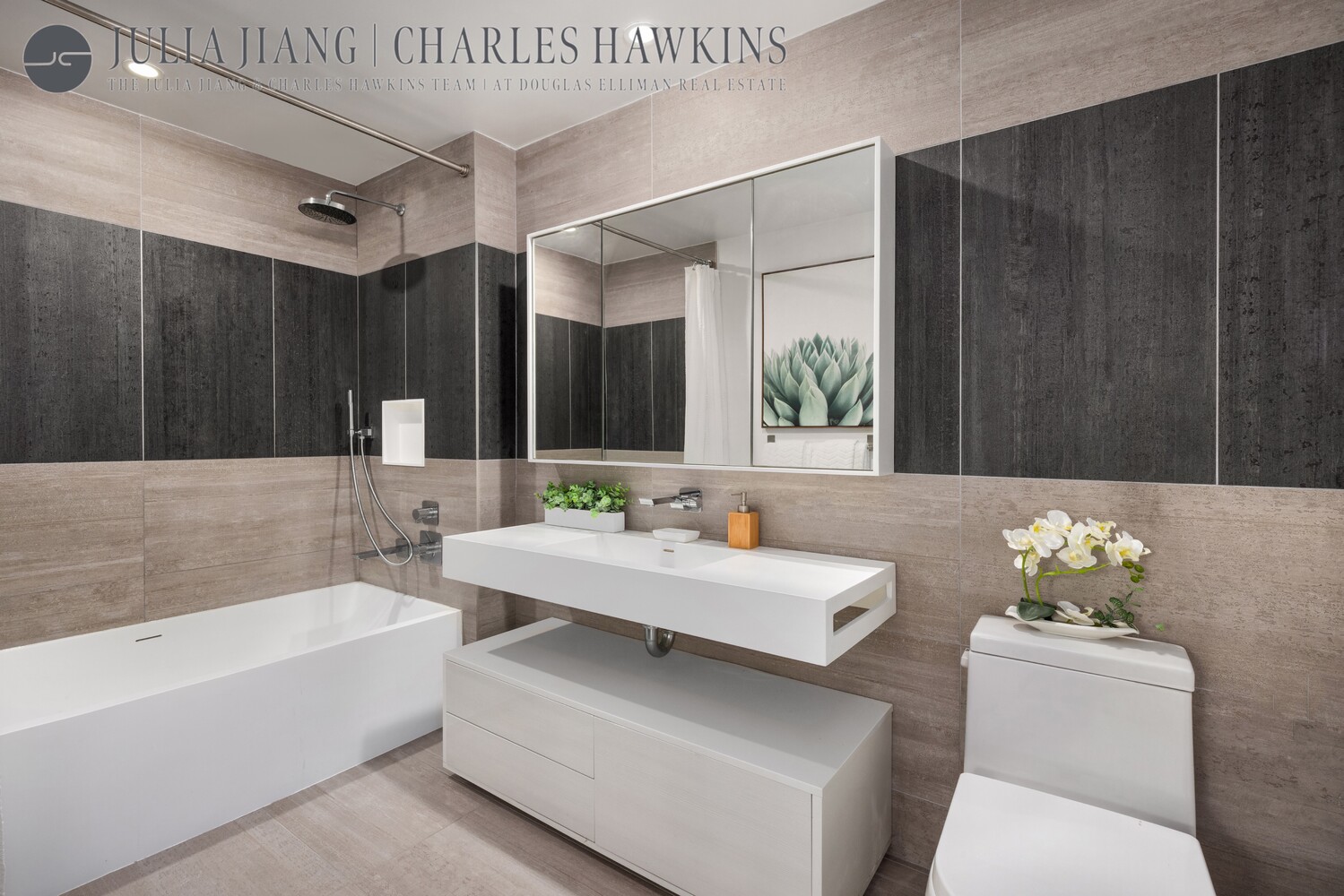 #8 photo, New York City, マンハッタン Hells Kitchen , NY 10019