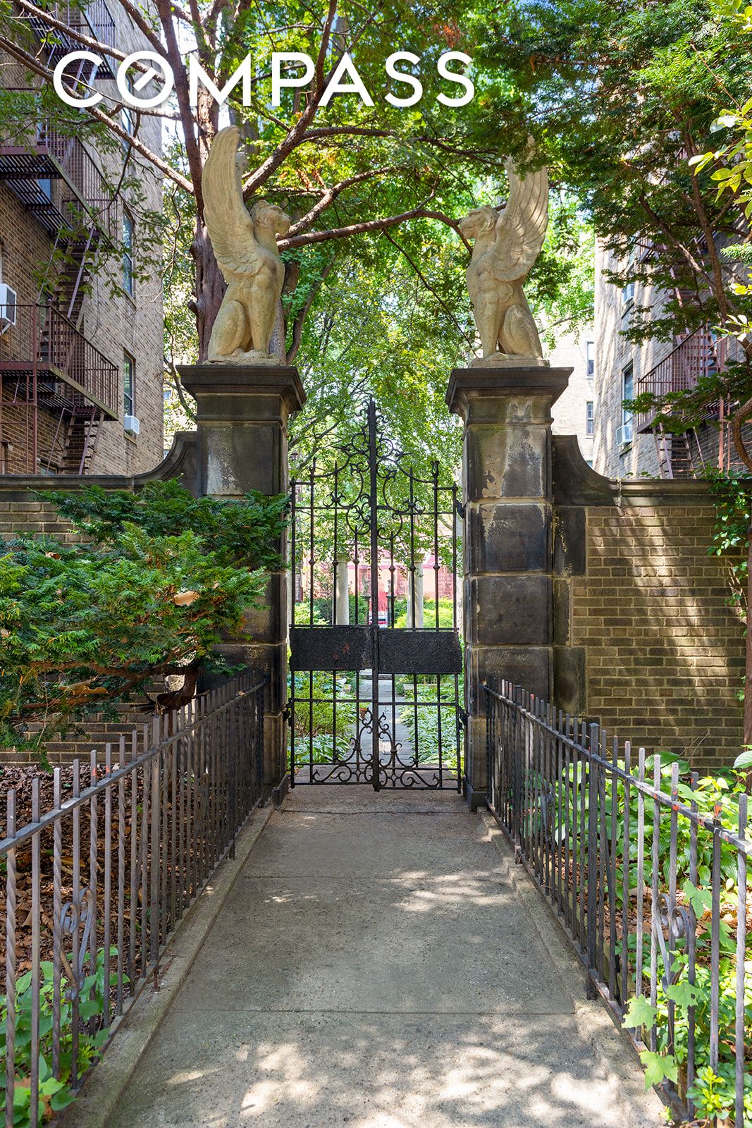 #9 photo, 33-35 81st Street, クイーンズ区 Jackson Heights , NY 11372