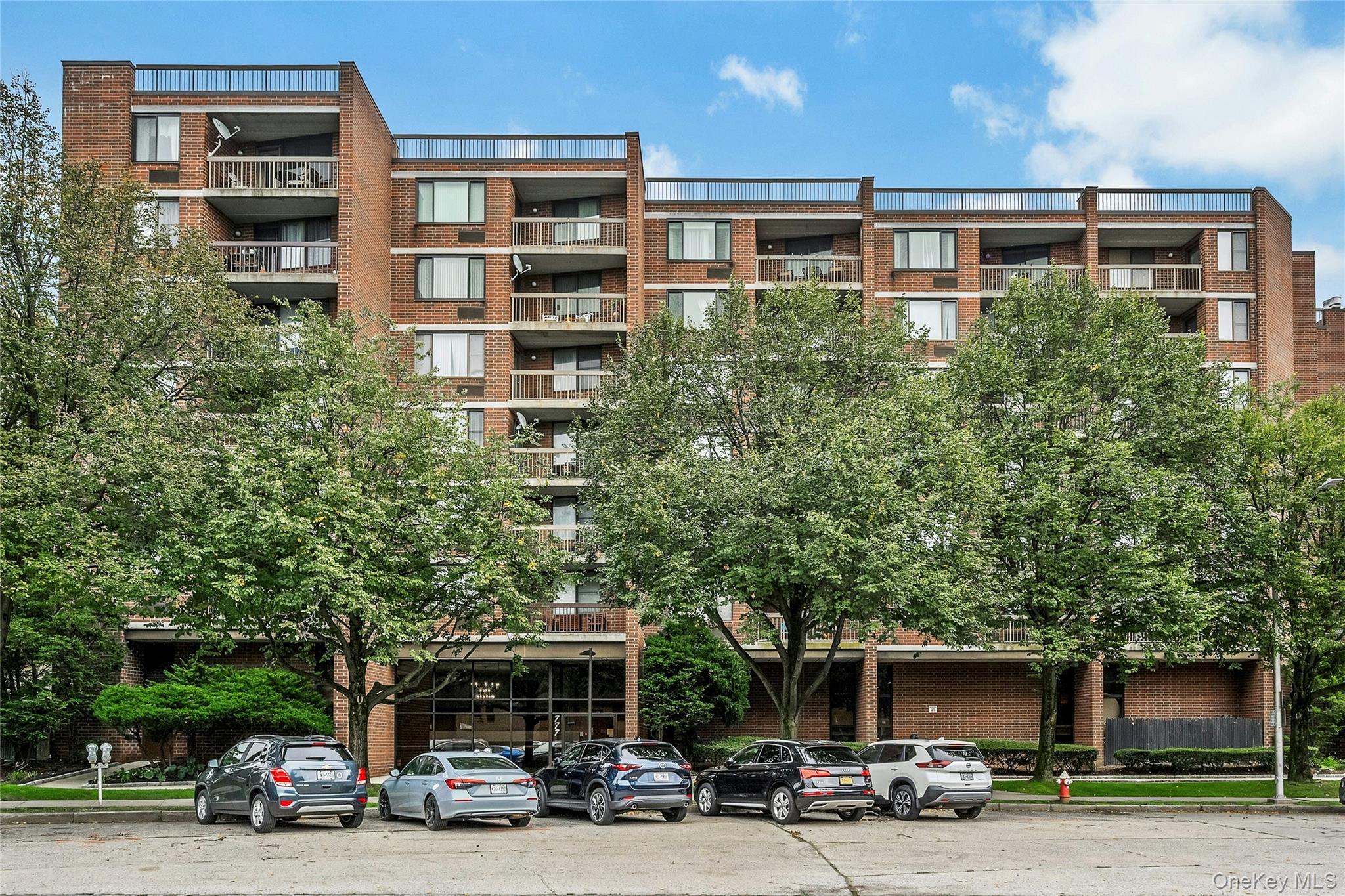 #1 photo, 777 N Macquesten Parkway, Mount Vernon , NY 10552