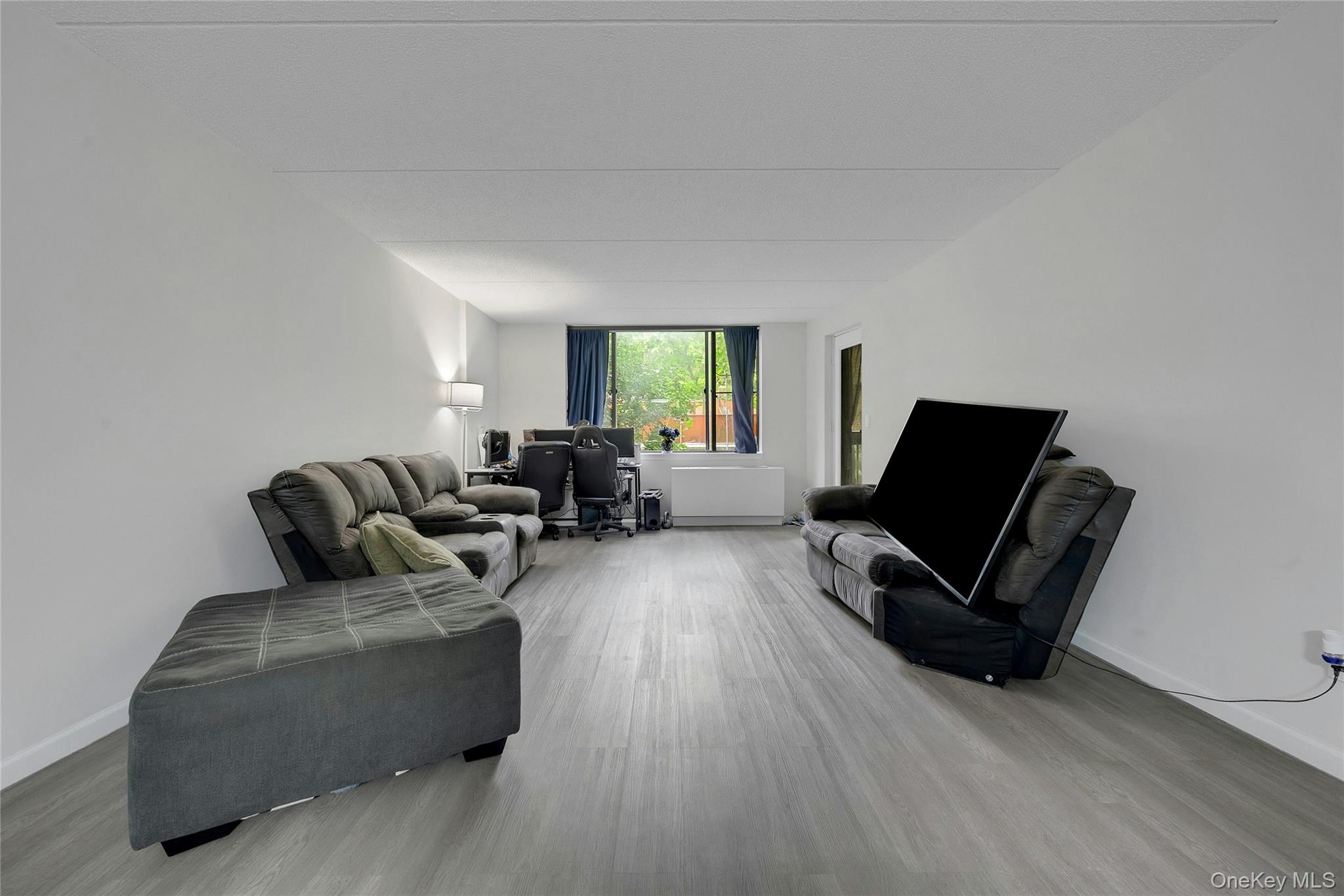 #2 photo, 777 N Macquesten Parkway, Mount Vernon , NY 10552