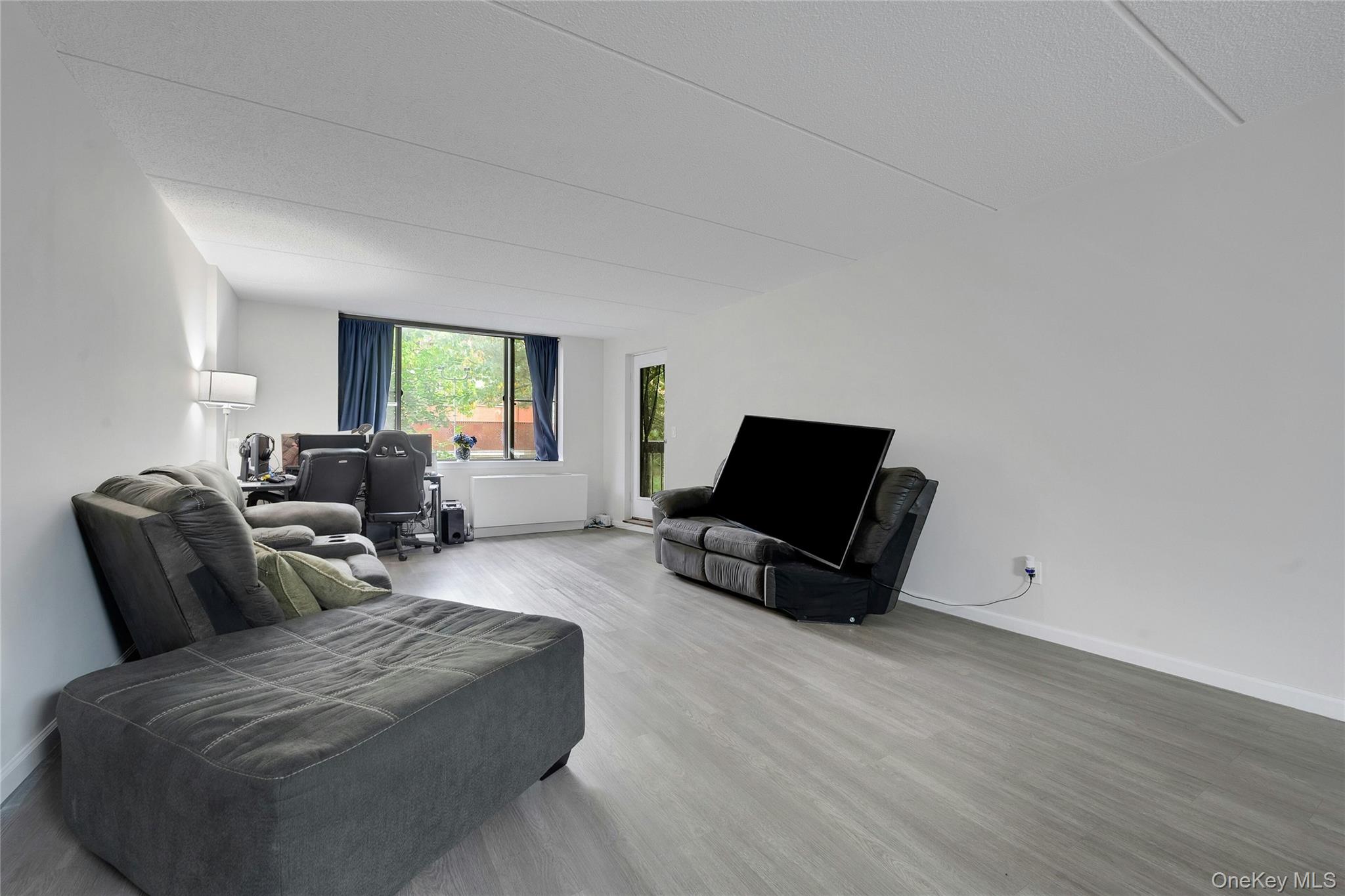 #3 photo, 777 N Macquesten Parkway, Mount Vernon , NY 10552