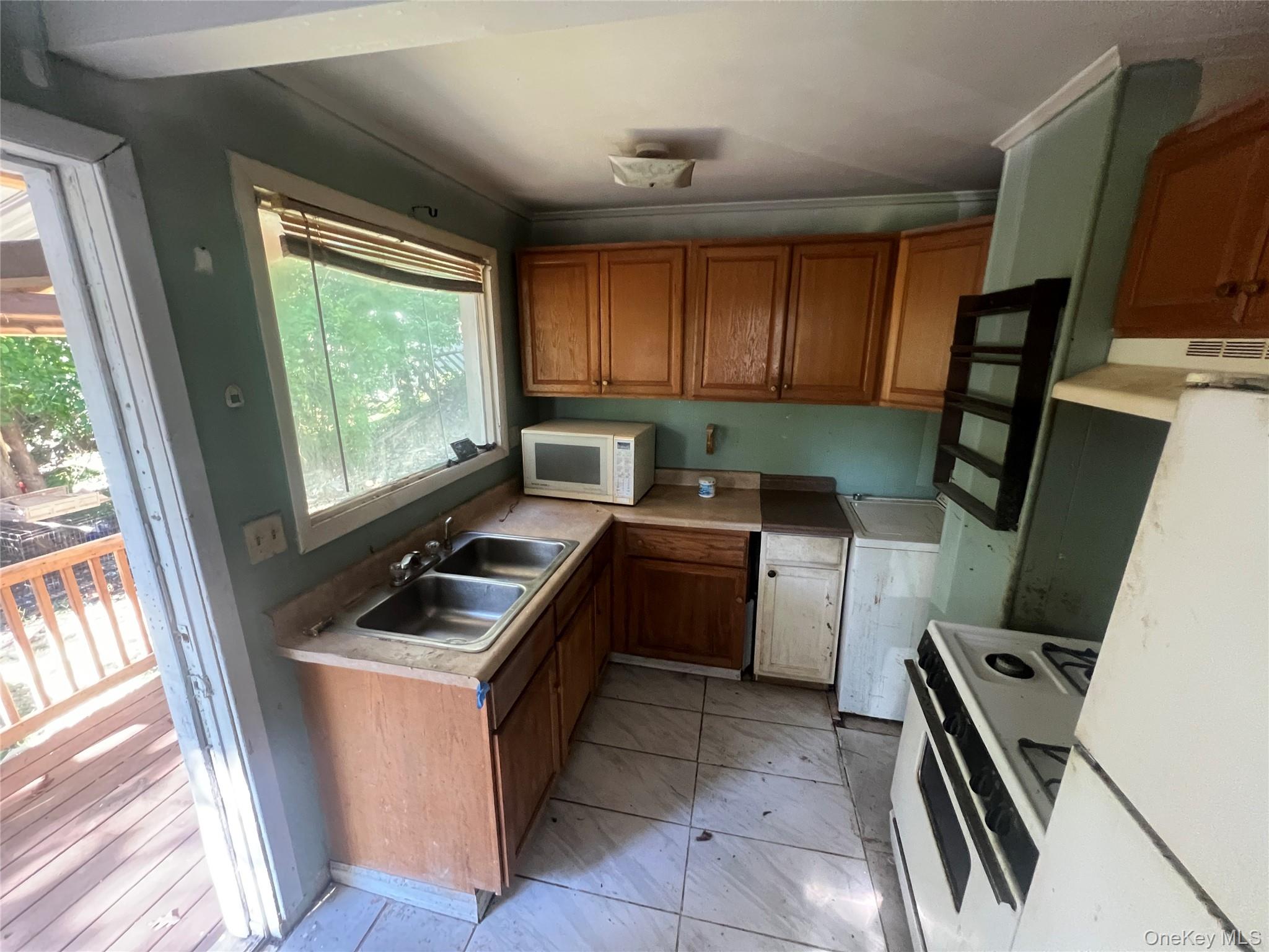 #2 photo, 18 Hillside Place, Lloyd , NY 12528