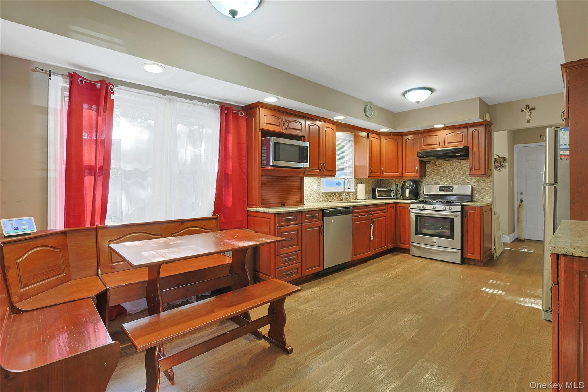 #8 photo, 2 Lancaster Drive, Suffern , NY 10901