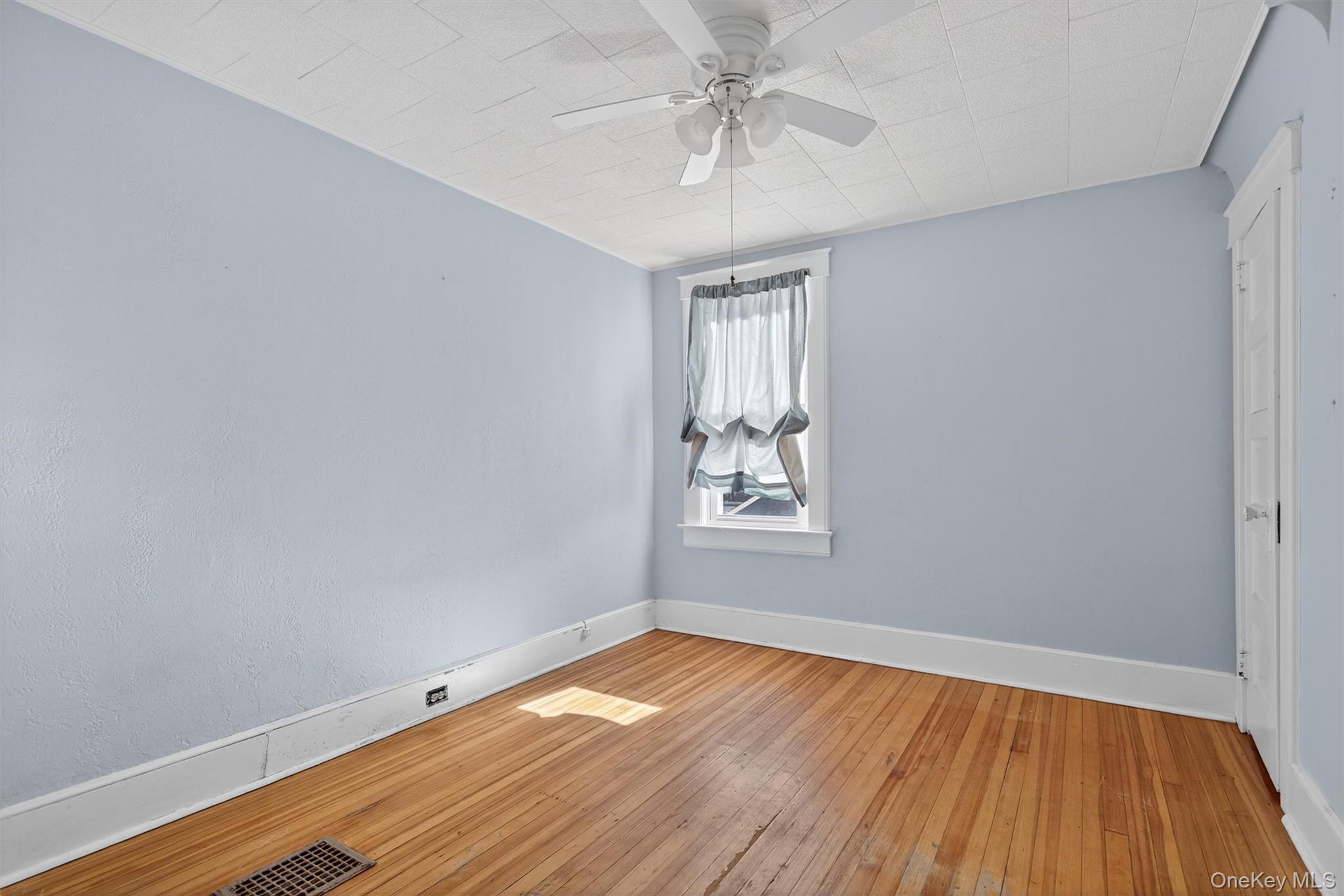 #20 photo, 15 Commonwealth Avenue, Middletown , NY 10940