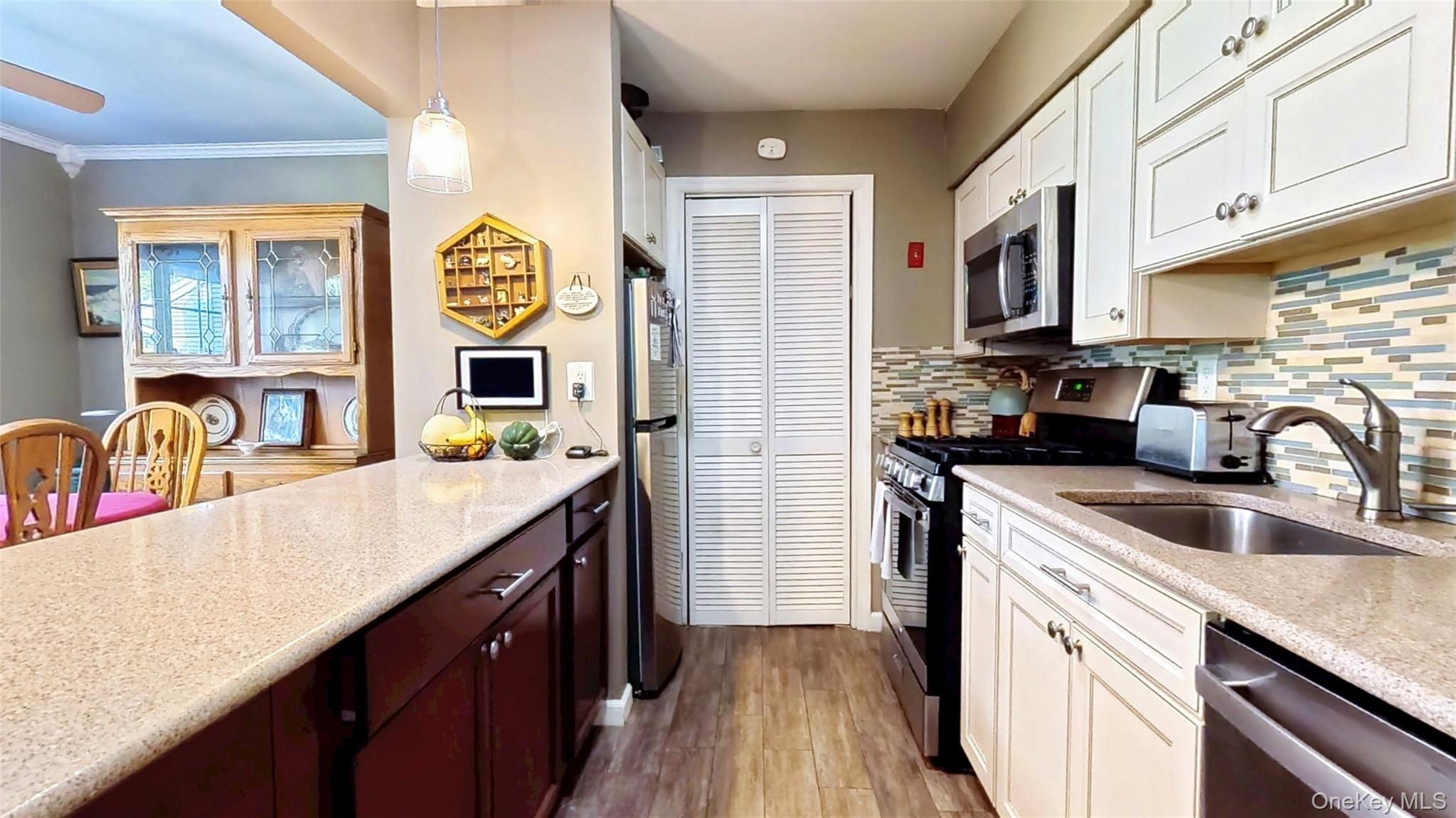 #14 photo, 1020 Washington Green, New Windsor , NY 12553