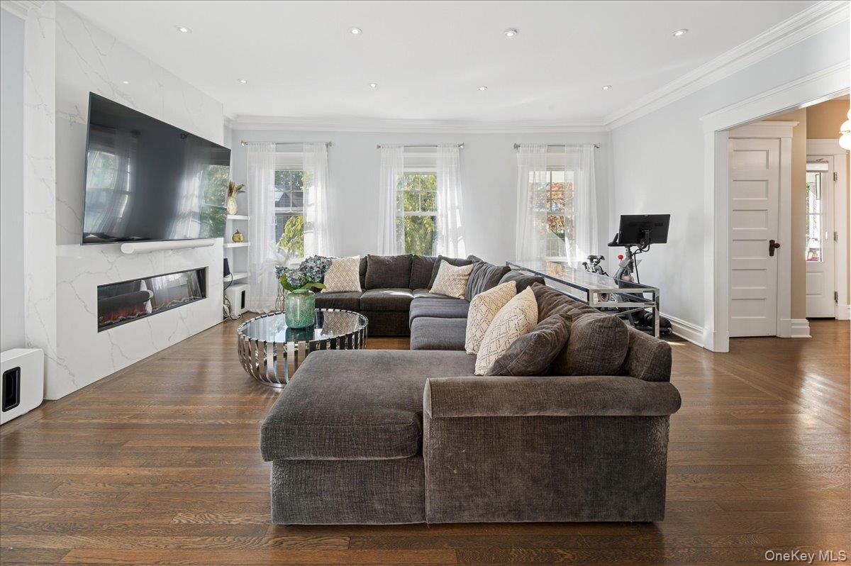 #9 photo, 127 Villa Avenue, Yonkers , NY 10704