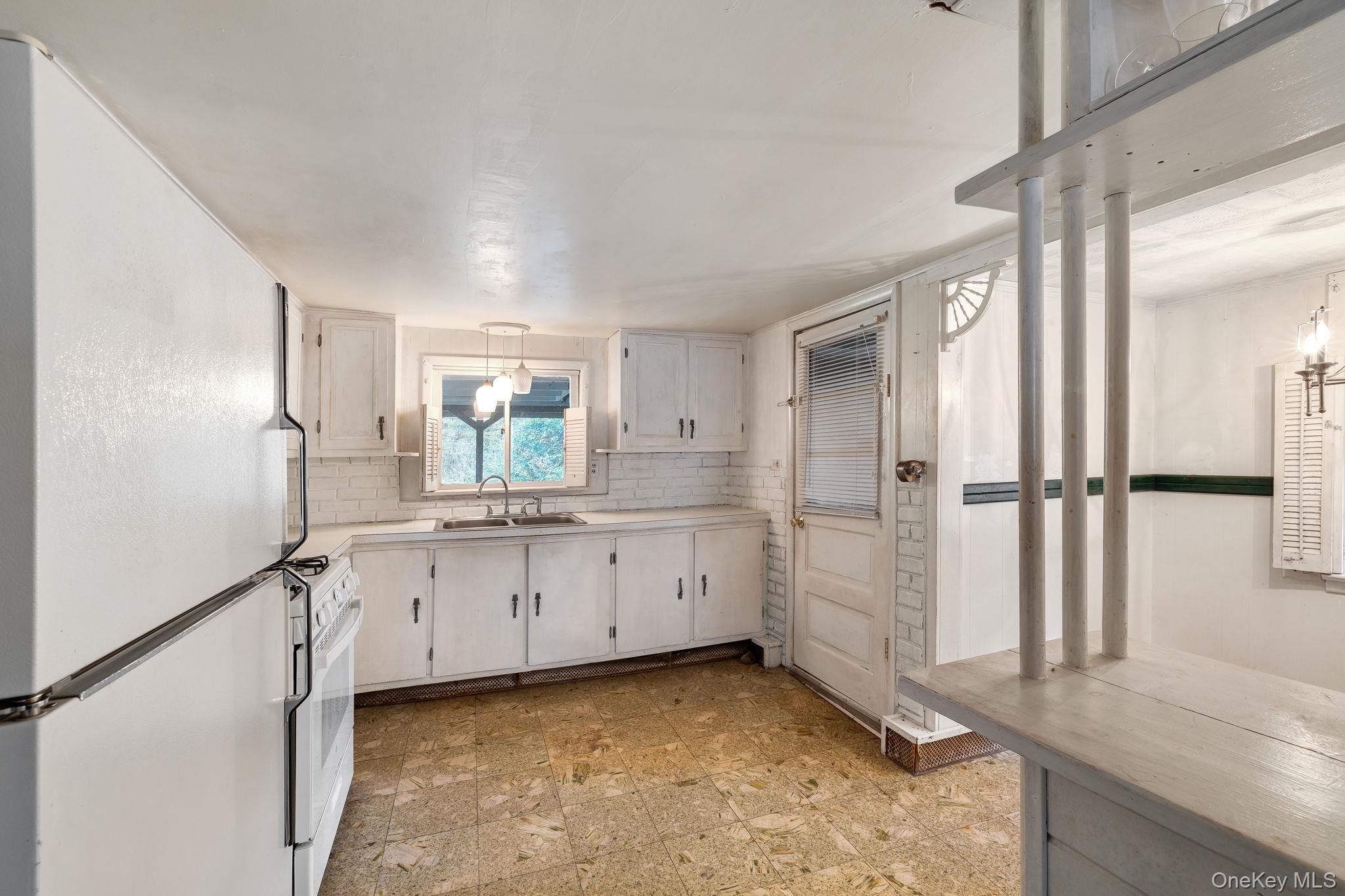 #5 photo, 207 Horns Park, Hyde Park , NY 12538