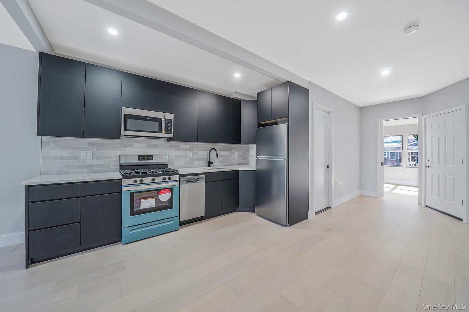 #1 photo, 7518 95th Avenue, クイーンズ区 Ozone Park , NY 11416