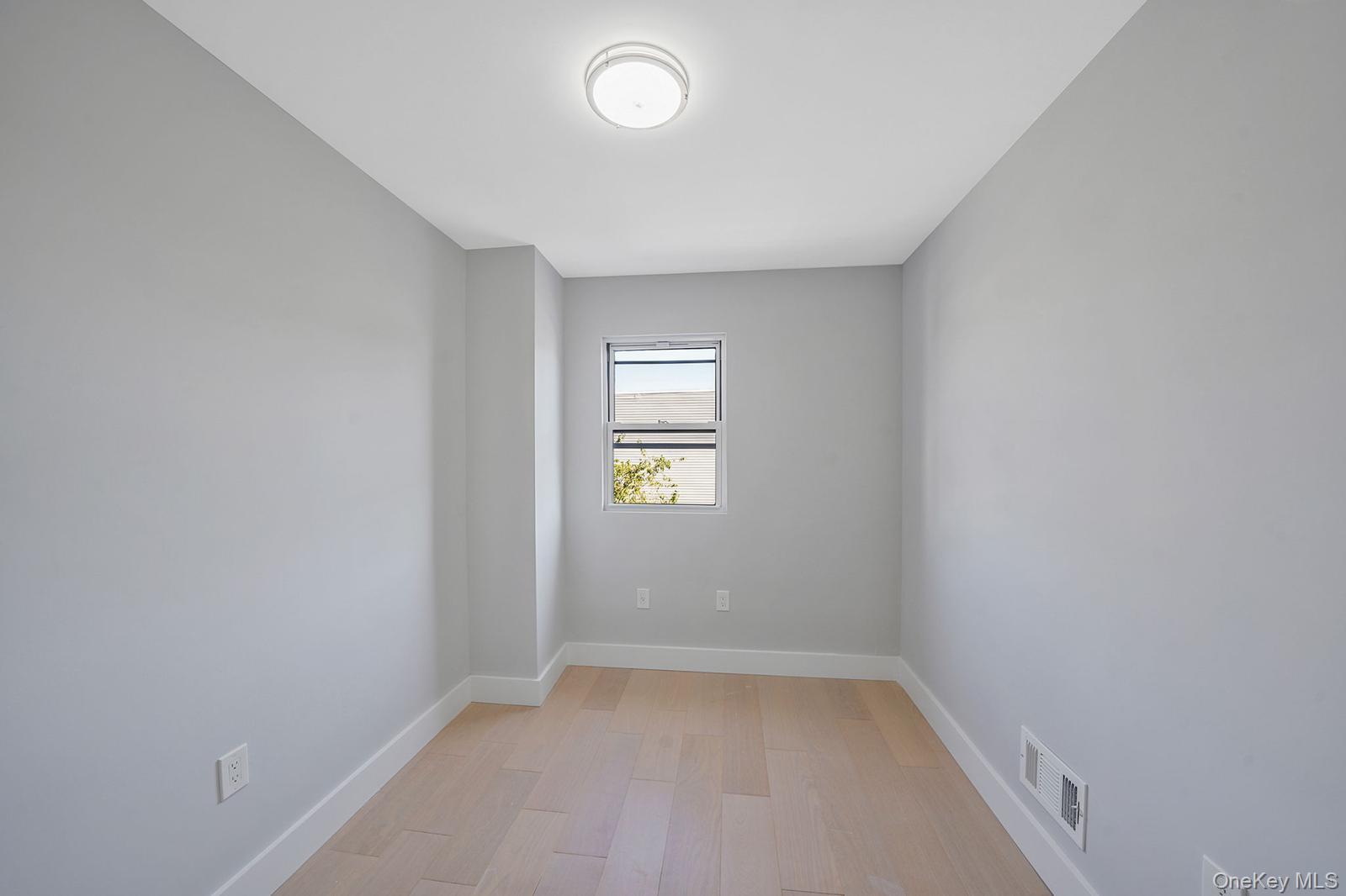 #14 photo, 7518 95th Avenue, クイーンズ区 Ozone Park , NY 11416