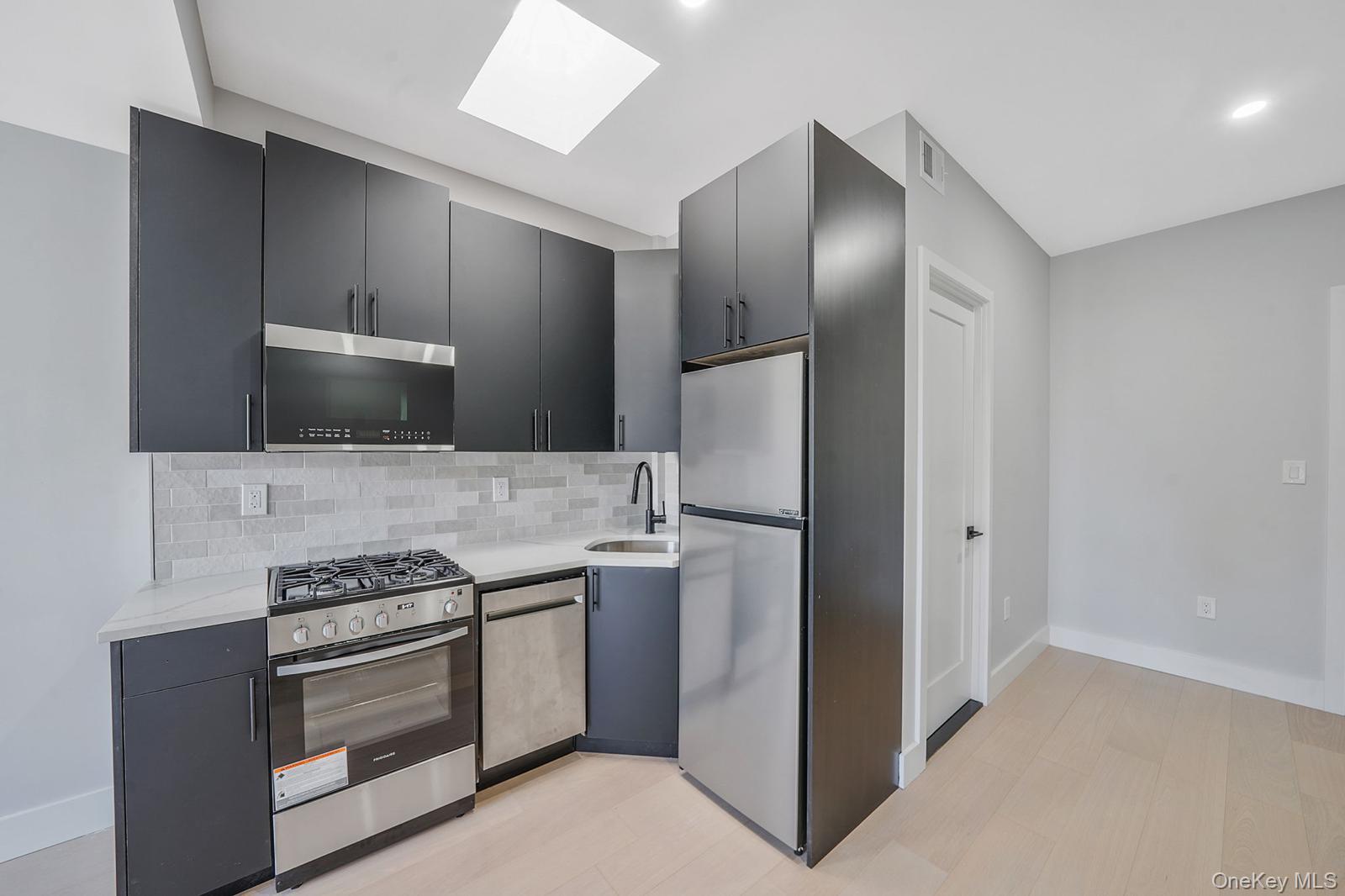 #7 photo, 7518 95th Avenue, クイーンズ区 Ozone Park , NY 11416