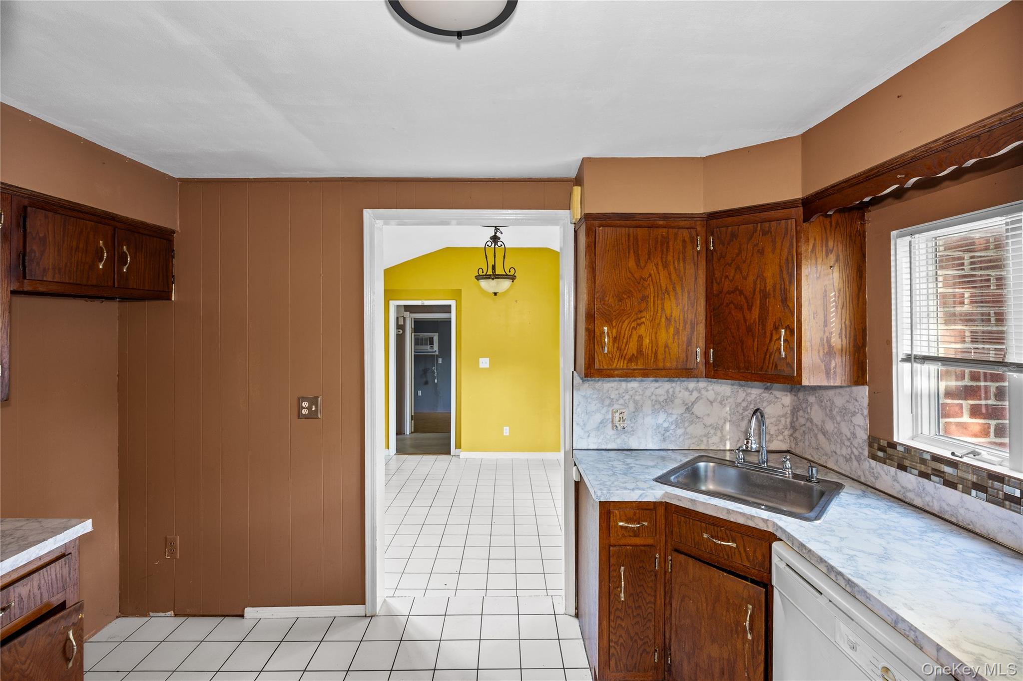 #13 photo, 85 Lake Promenade, サフォーク郡 Ronkonkoma , NY 11779