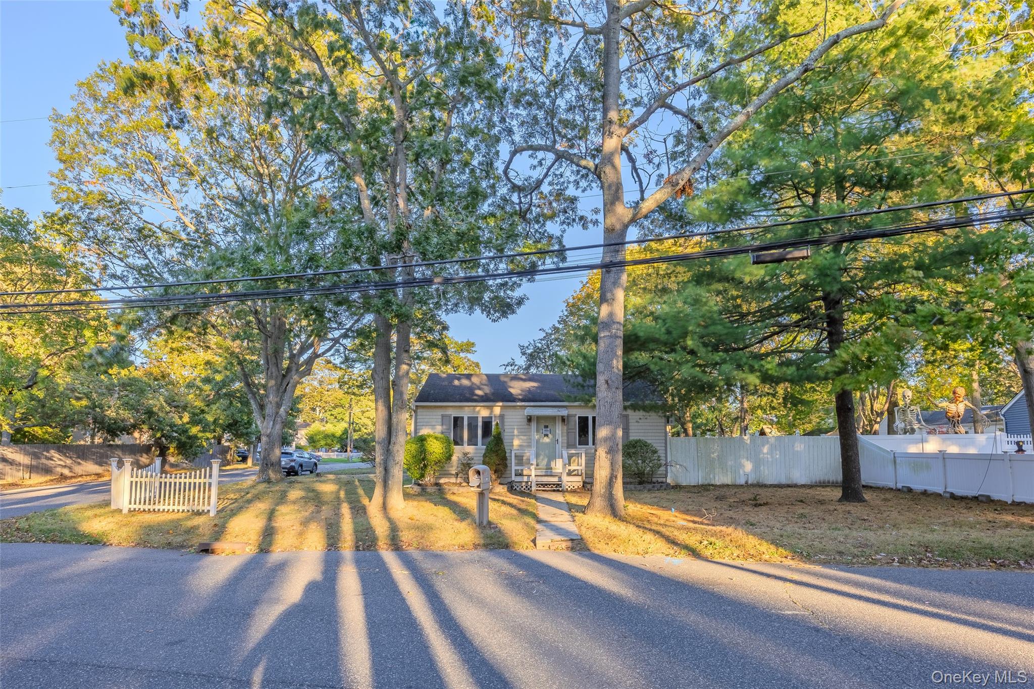 #4 photo, 85 Lake Promenade, サフォーク郡 Ronkonkoma , NY 11779